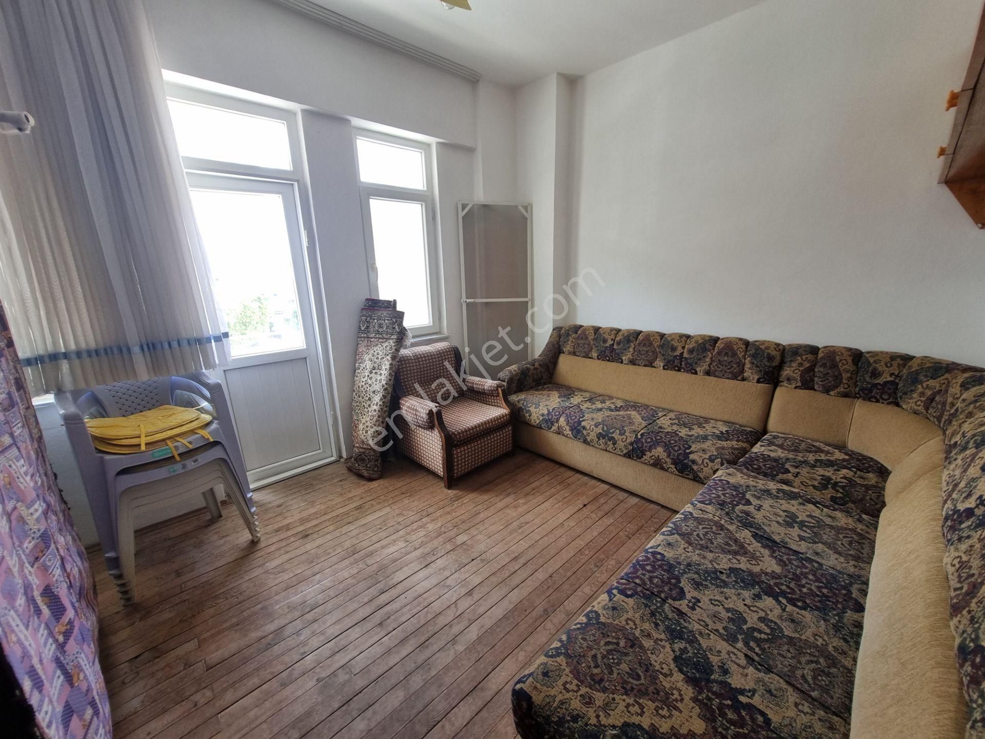 Mahmutlar Barbaros Caddesi’nde Kiralık Kısmi Eşyalı 2+1 Daire - Görsel 3