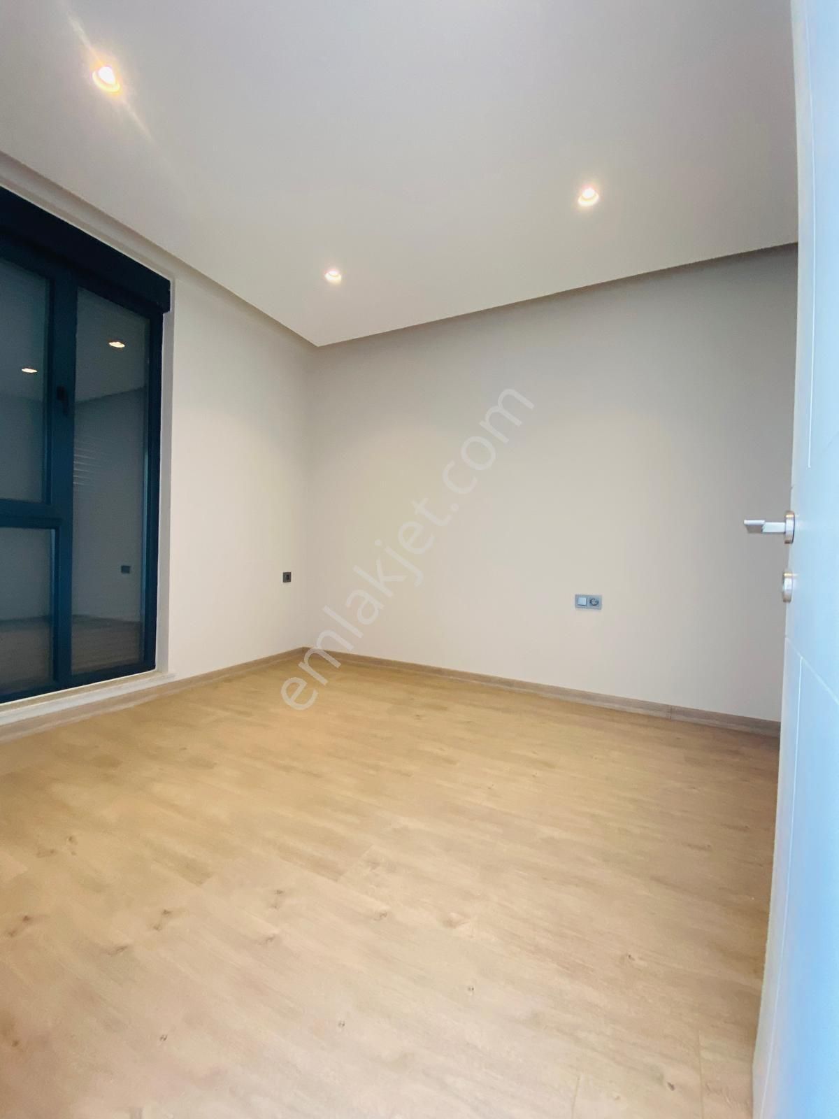 Site İçi Şık Bahçe Kullanımlı 2+1 - Görsel 17