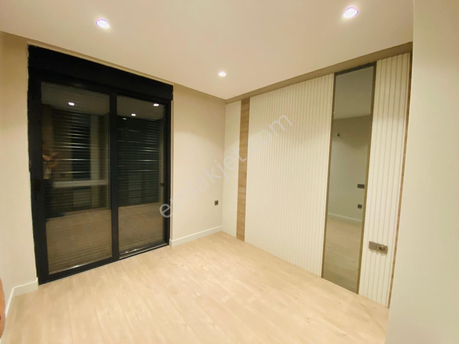 Site İçi Şık Bahçe Kullanımlı 2+1 - Görsel 12