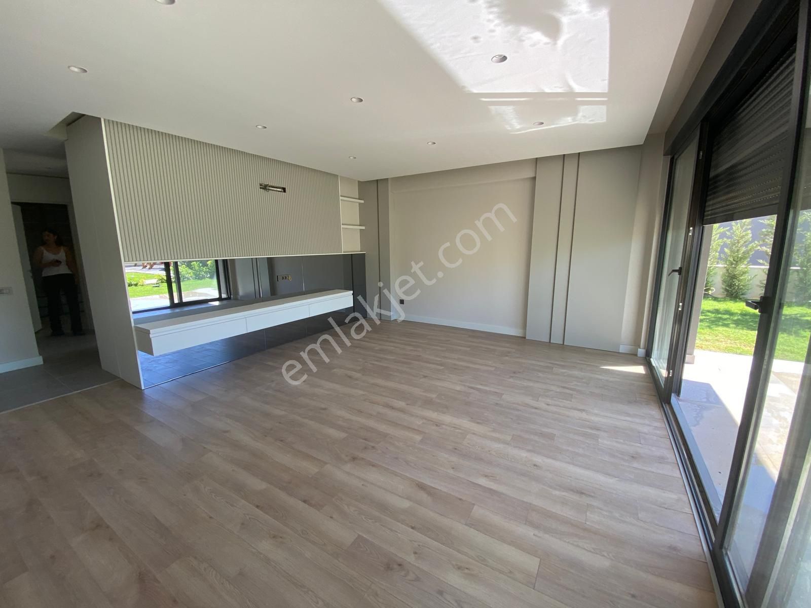 Site İçi Şık Bahçe Kullanımlı 2+1 - Görsel 31