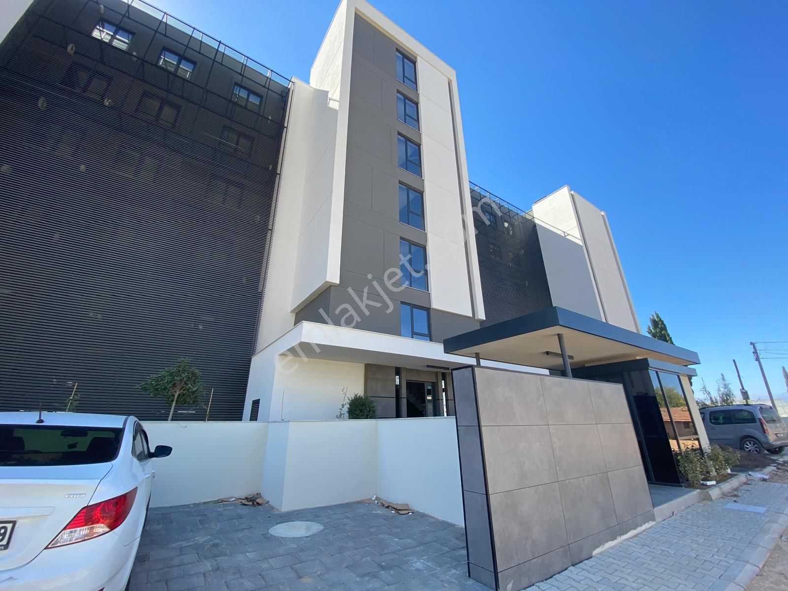 Site İçi Özel Projeli Katta 1+1 - Görsel 24