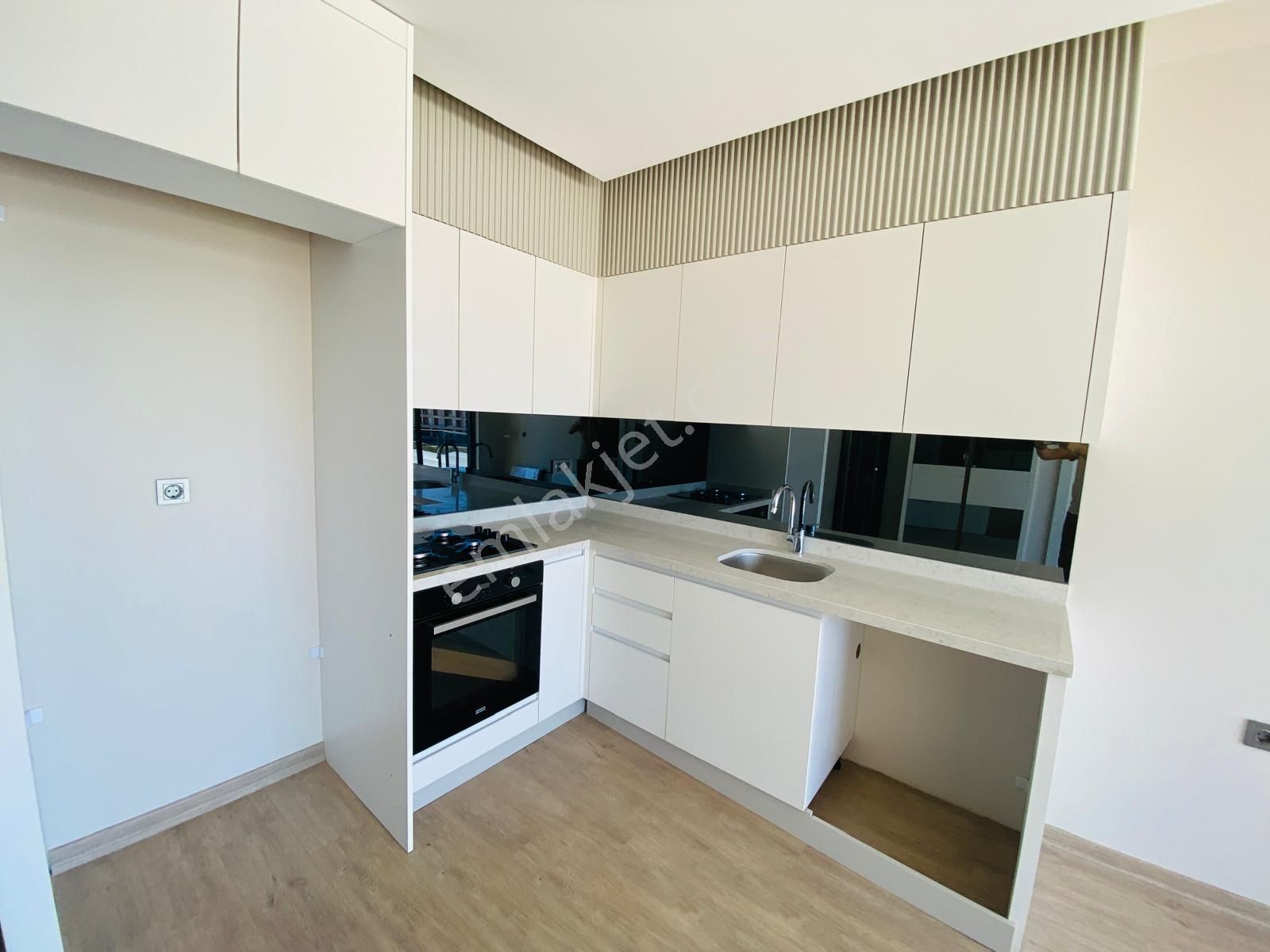 Site İçi Özel Projeli Katta 1+1 - Görsel 8