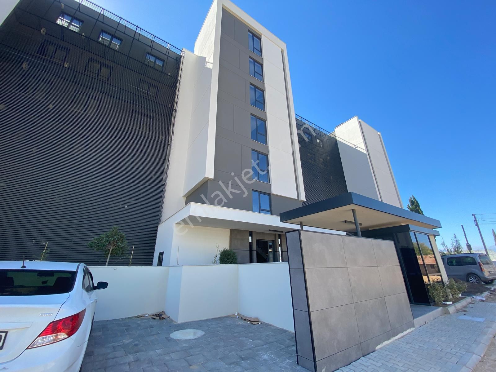 Site İçi Özel Projeli Katta 1+1 - Görsel 23