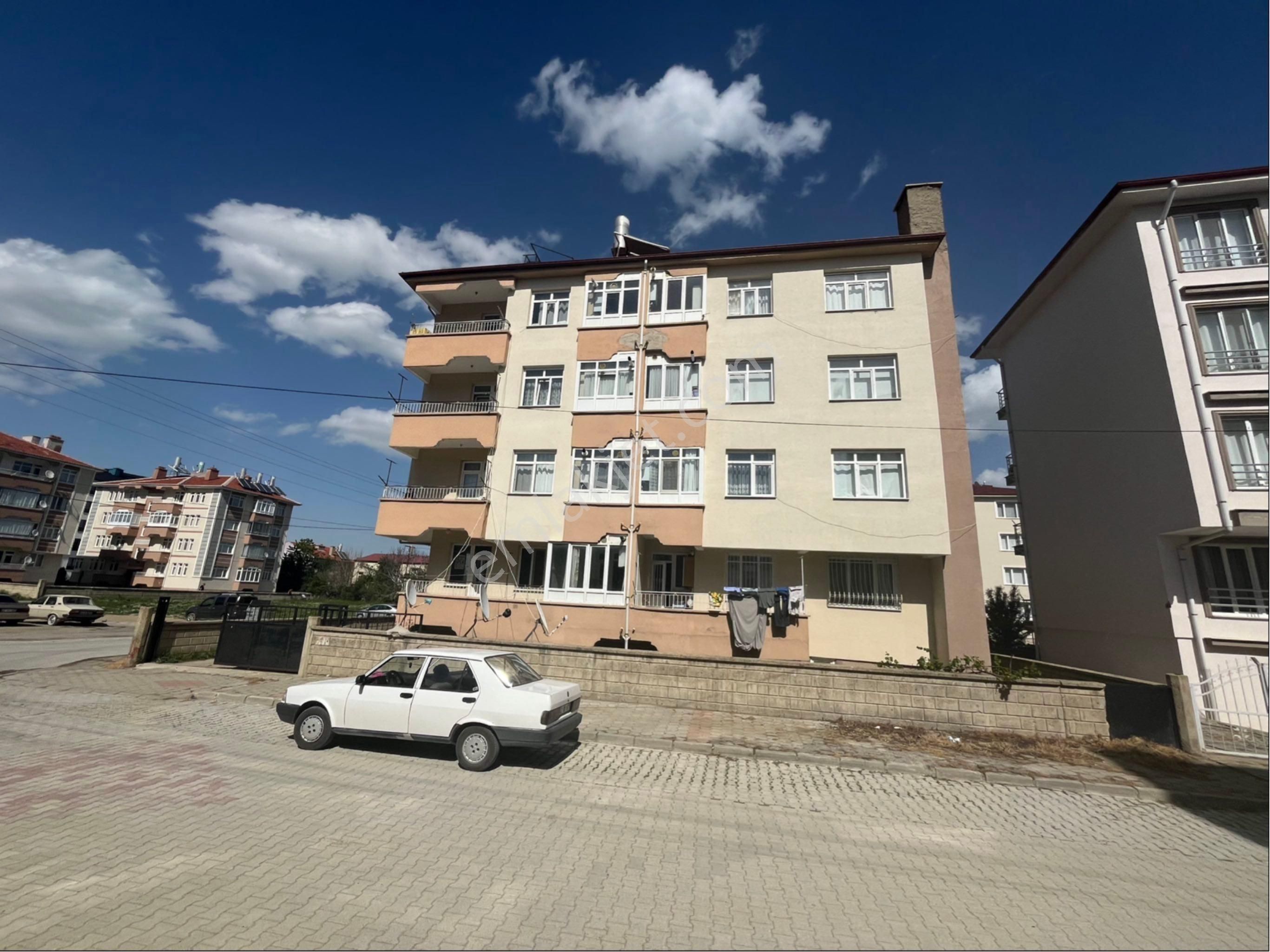 Seyran Mahallesinde Sanayiye Yakın Satılık Ev