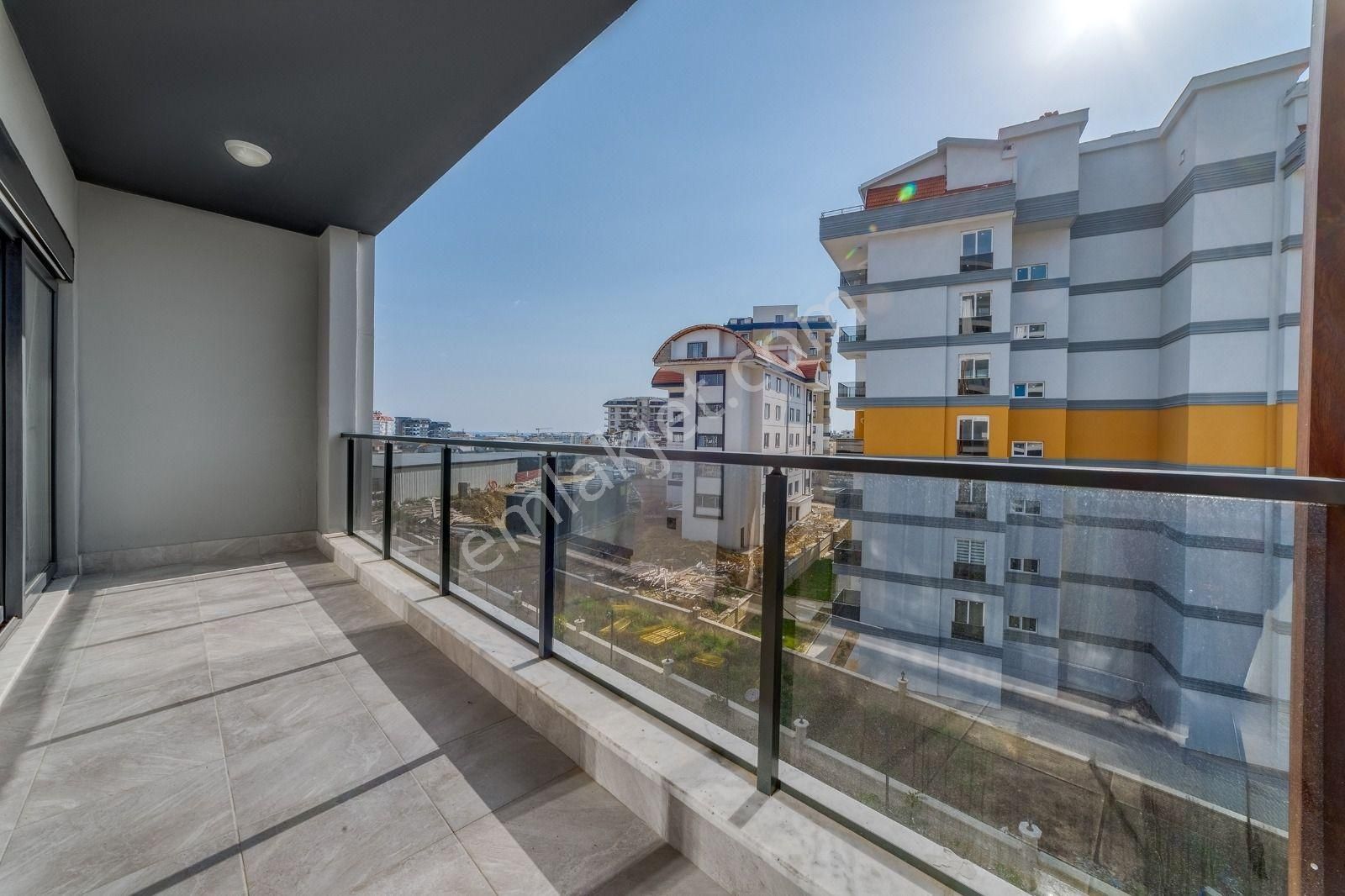 Alanya Avsallar'da Yeni Sitede İç Mimardan Tasarımlı 1+1 Daire - Görsel 19