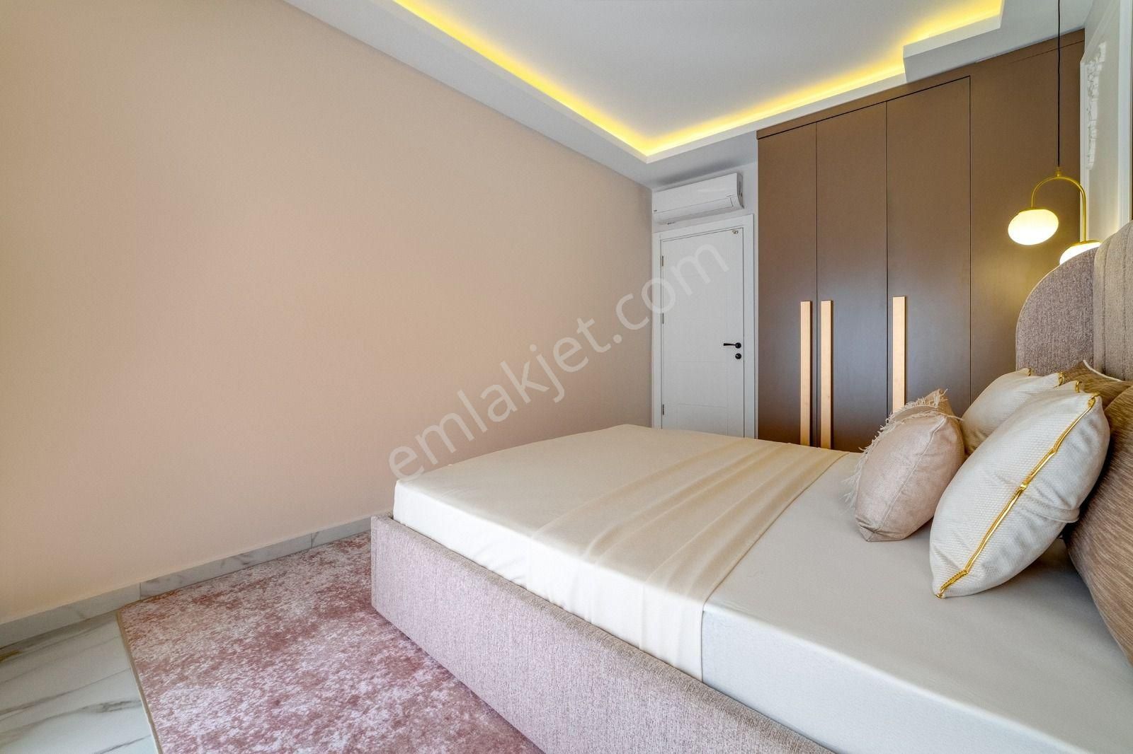 Alanya Avsallar'da Yeni Sitede İç Mimardan Tasarımlı 1+1 Daire - Görsel 13
