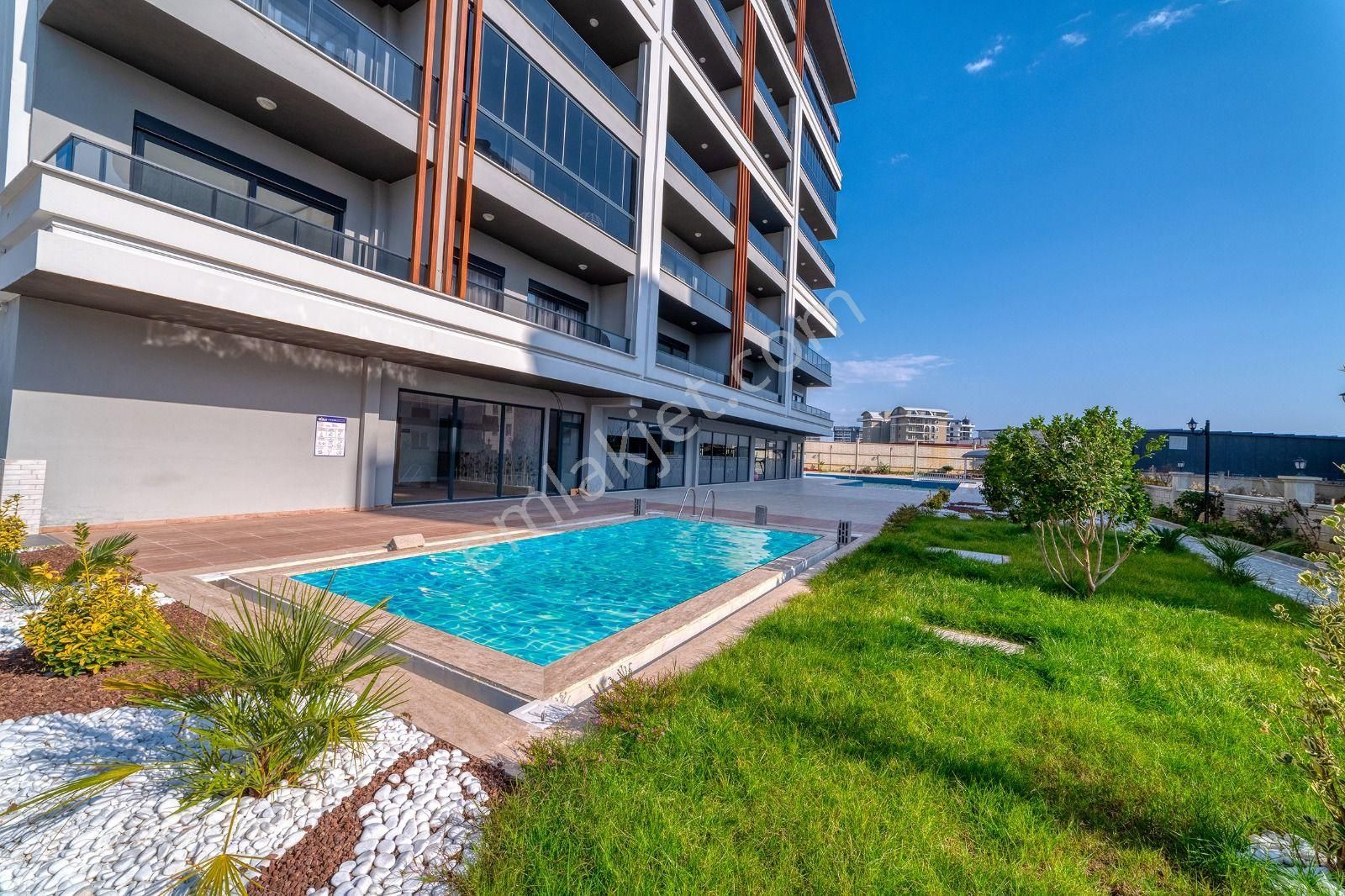 Alanya Avsallar'da Yeni Sitede İç Mimardan Tasarımlı 1+1 Daire - Görsel 24