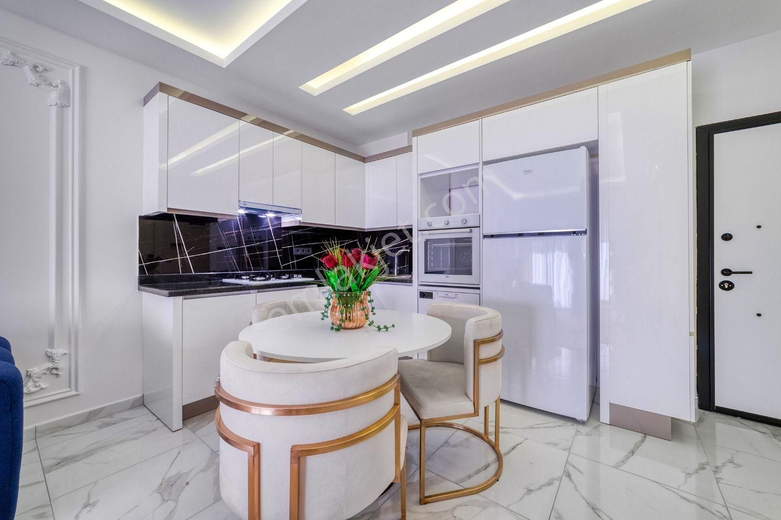 Alanya Avsallar'da Yeni Sitede İç Mimardan Tasarımlı 1+1 Daire - Görsel 5