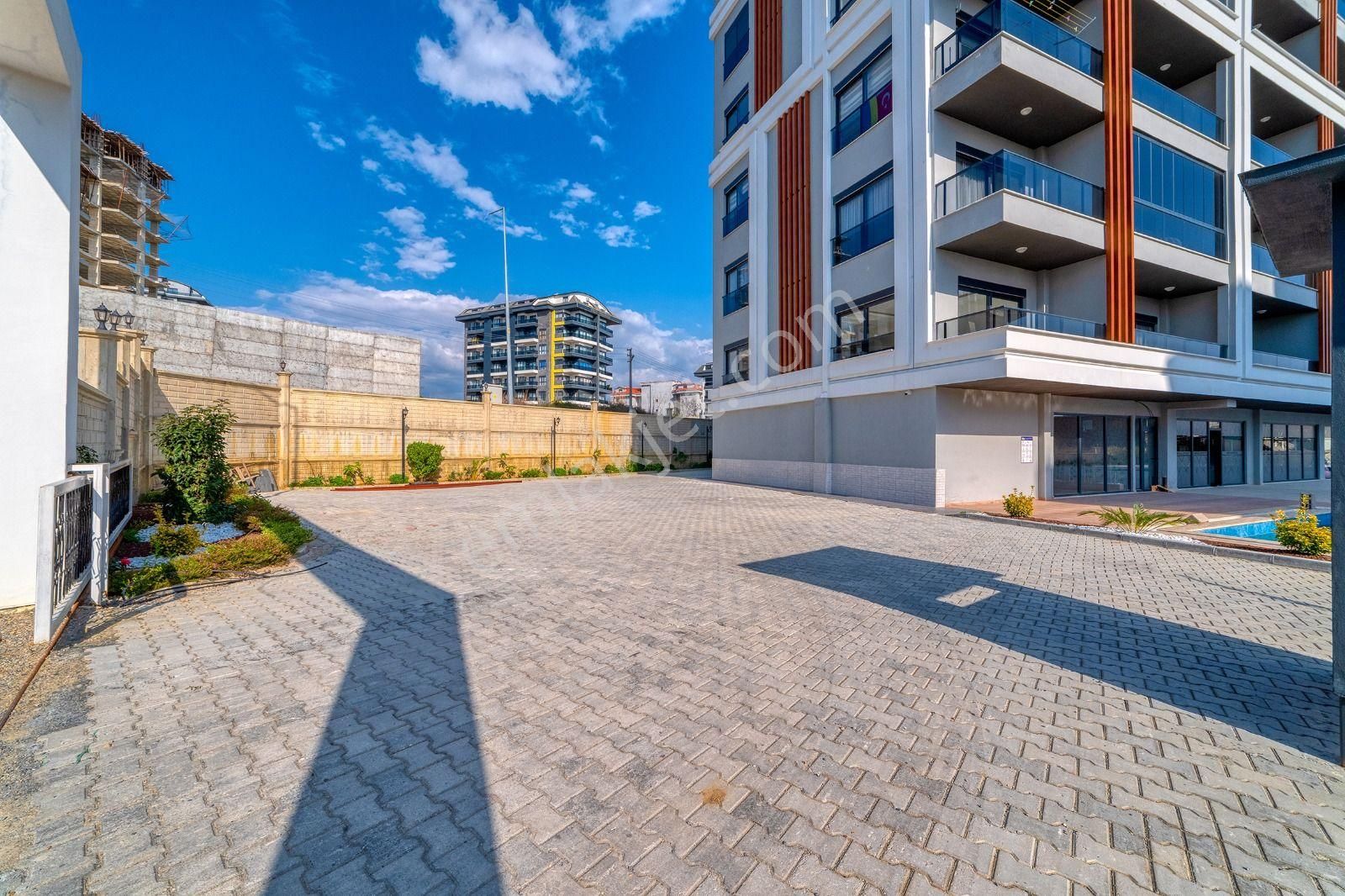 Alanya Avsallar'da Yeni Sitede İç Mimardan Tasarımlı 1+1 Daire - Görsel 26