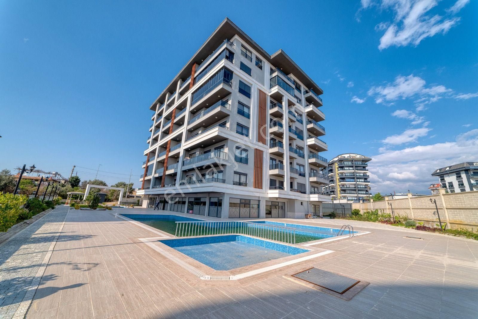Alanya Avsallar'da Yeni Sitede İç Mimardan Tasarımlı 1+1 Daire - Görsel 21