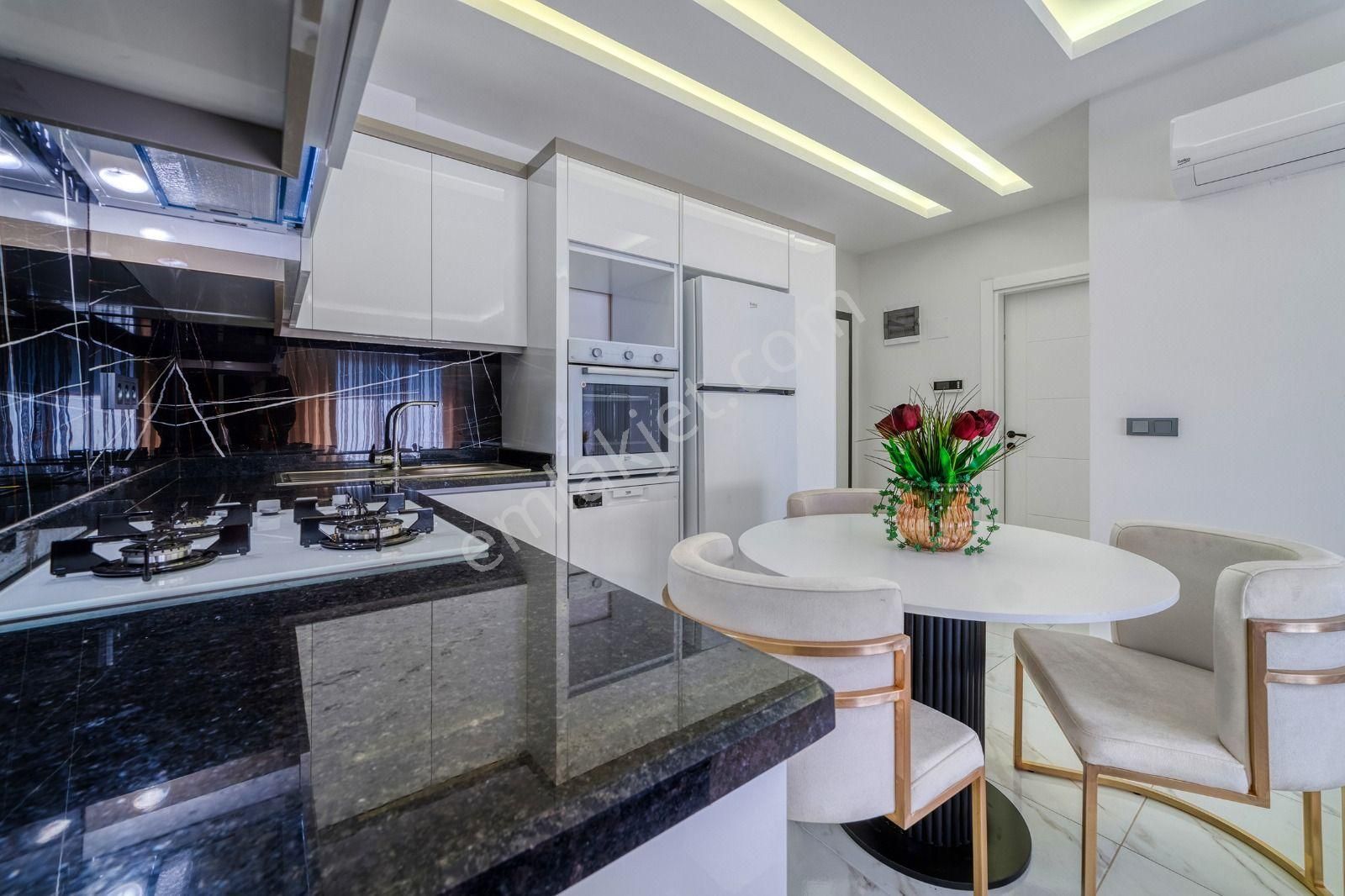 Alanya Avsallar'da Yeni Sitede İç Mimardan Tasarımlı 1+1 Daire - Görsel 6
