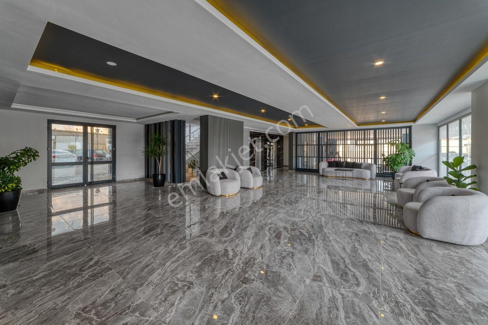 Alanya Avsallar'da Yeni Sitede İç Mimardan Tasarımlı 1+1 Daire - Görsel 34