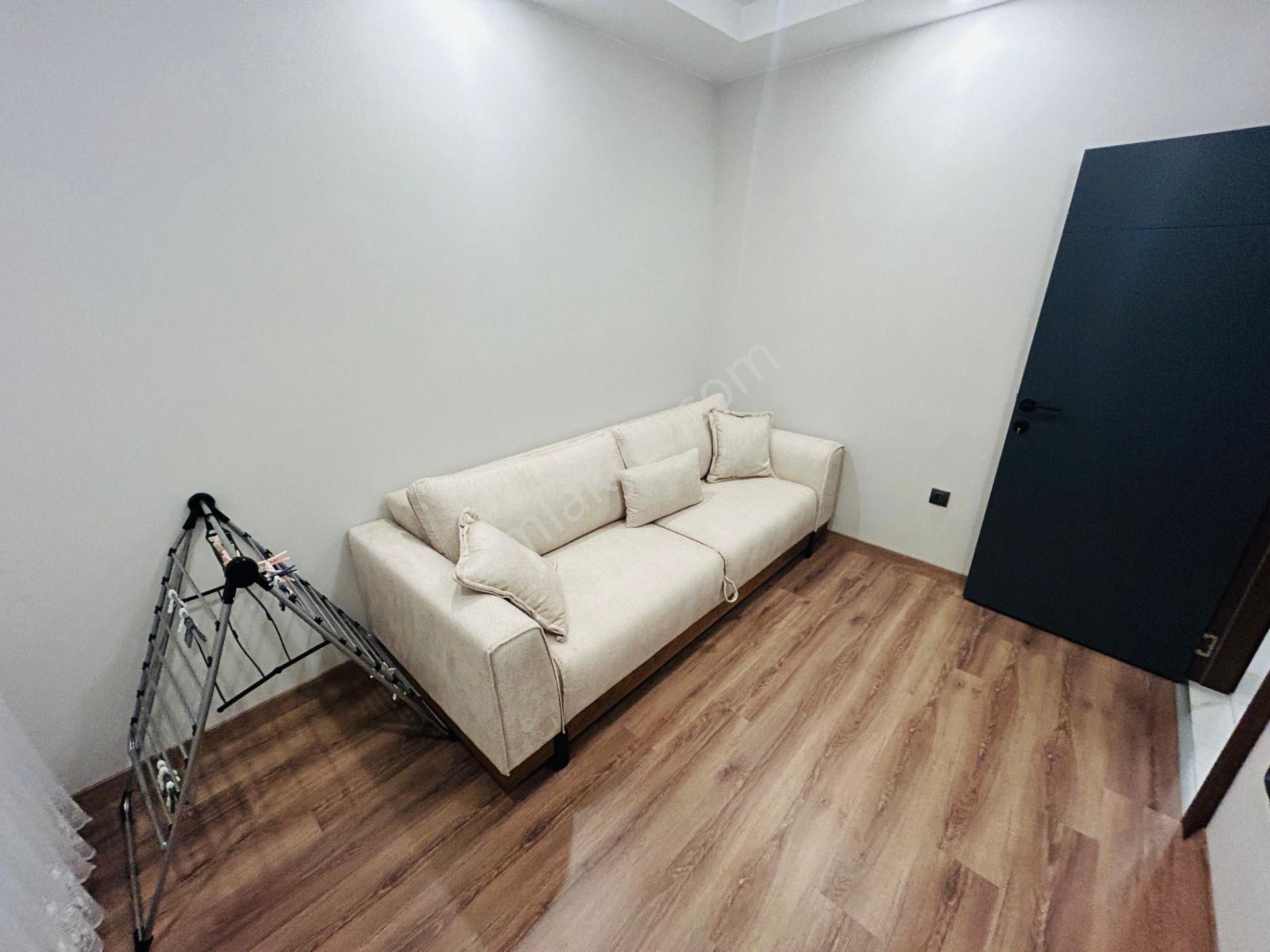 4+1 Arakat Doğalgazlı Elektrikli Panjurlu 160 M² Daire - Görsel 14