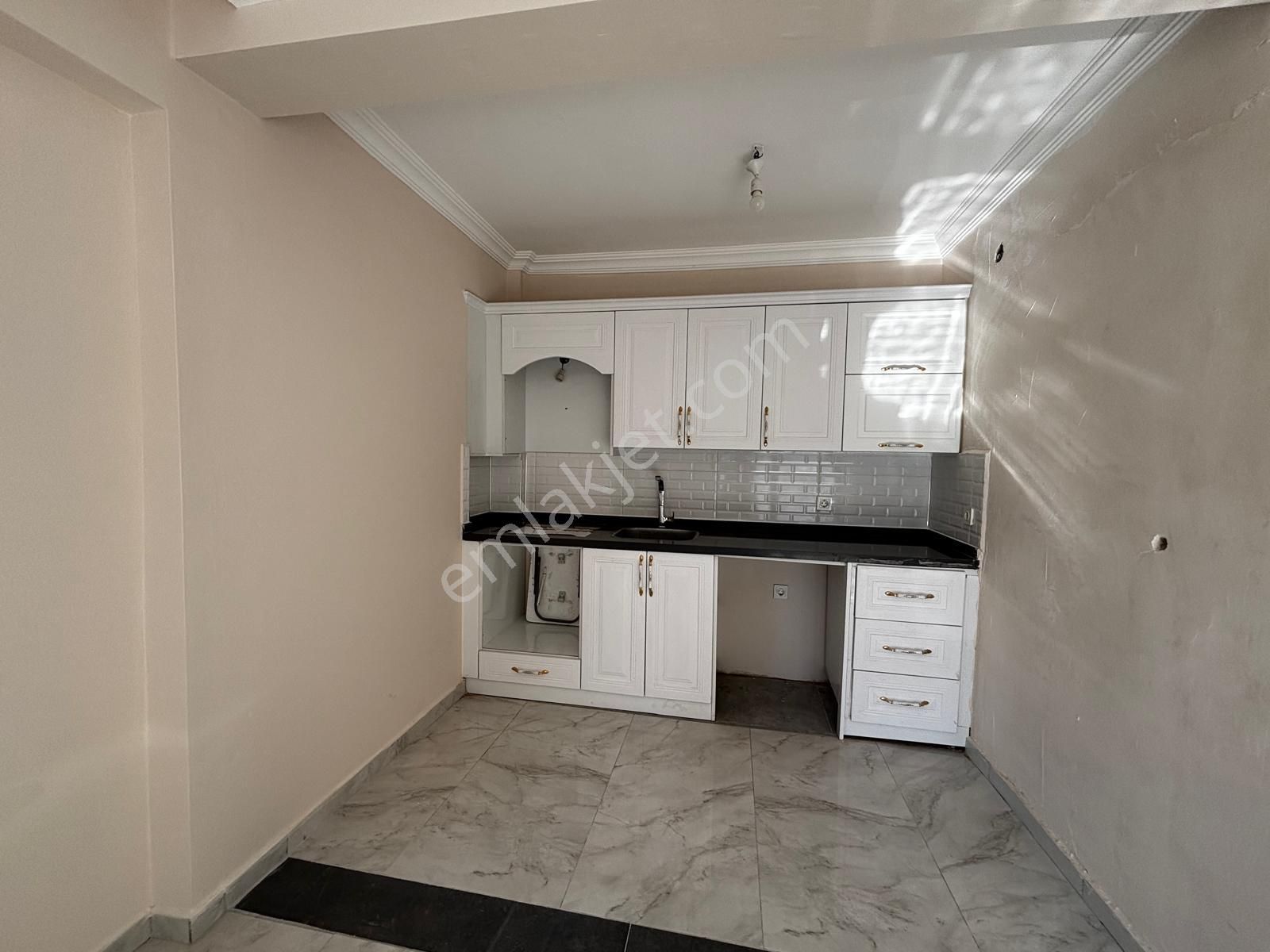 Dalamanda Dost Emlaktan Karaçalıda 1+1 Satılık Daire - Görsel 11