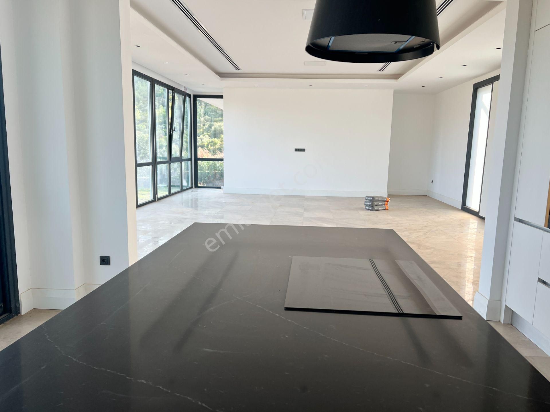 Bodrum Kızılağaç Güvenlikli Sitede Havuzlu Lüks 7+1 Villa - Görsel 27