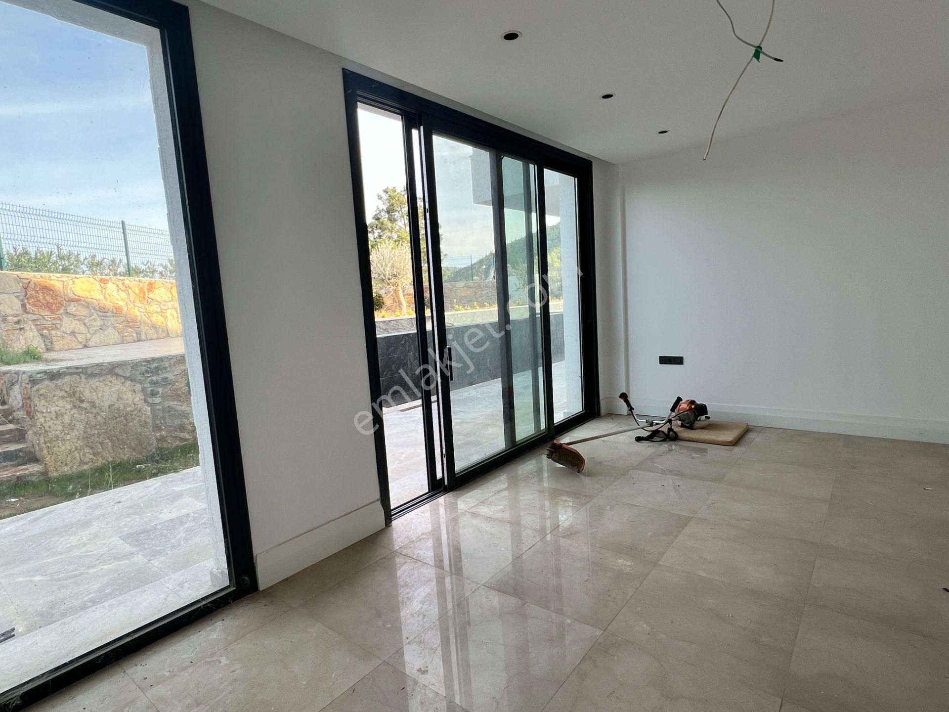 Bodrum Kızılağaç Güvenlikli Sitede Havuzlu Lüks 7+1 Villa - Görsel 24
