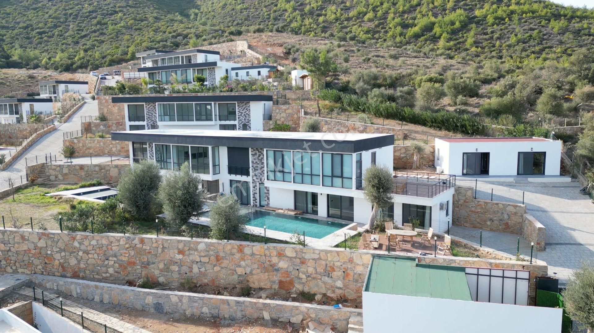 Bodrum Kızılağaç Güvenlikli Sitede Havuzlu Lüks 7+1 Villa - Görsel 2