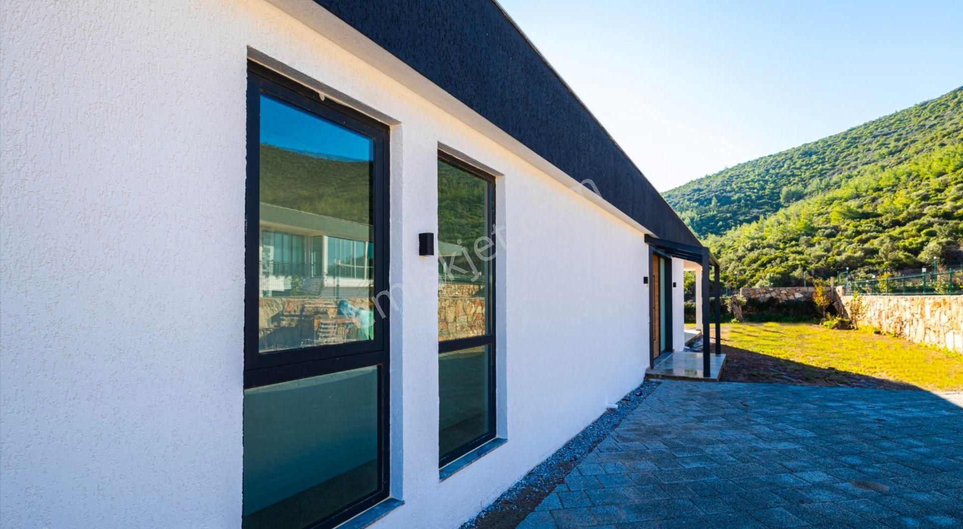 Bodrum Kızılağaç Güvenlikli Sitede Havuzlu Lüks 7+1 Villa - Görsel 10