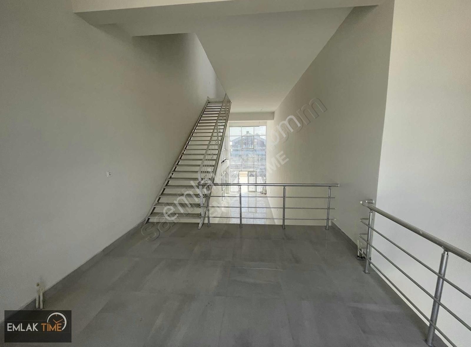 Cadde Üzeri Depolu Ve Bahçeli 3 Katlı Komple Dükkan - Görsel 6