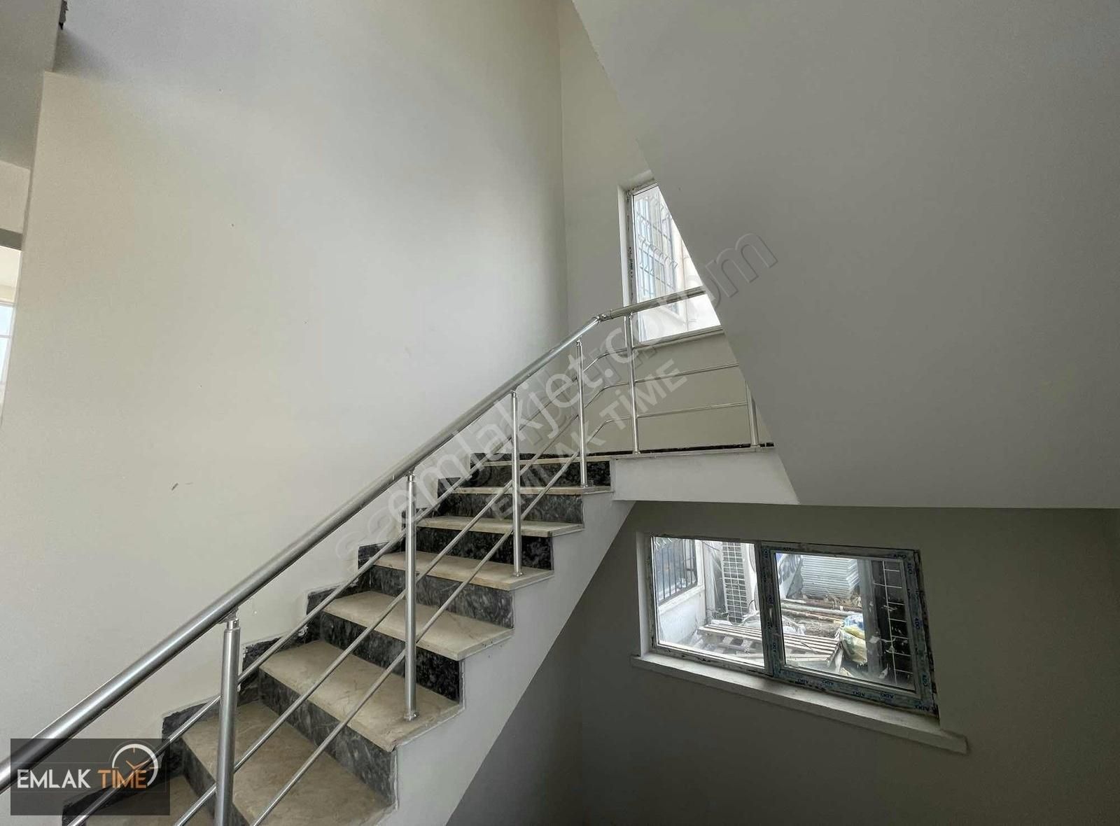 Cadde Üzeri Depolu Ve Bahçeli 3 Katlı Komple Dükkan - Görsel 16