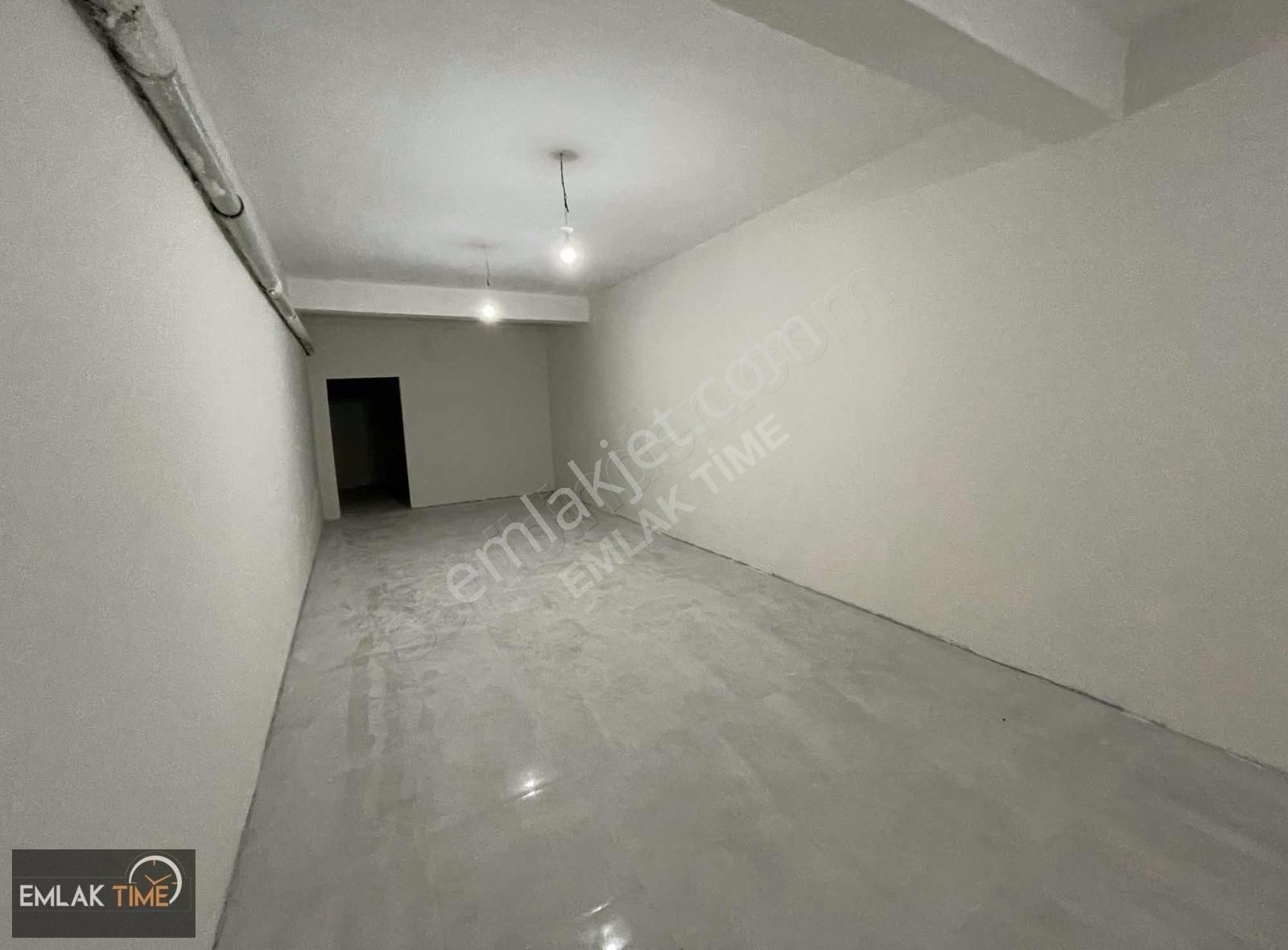 Cadde Üzeri Depolu Ve Bahçeli 3 Katlı Komple Dükkan - Görsel 4