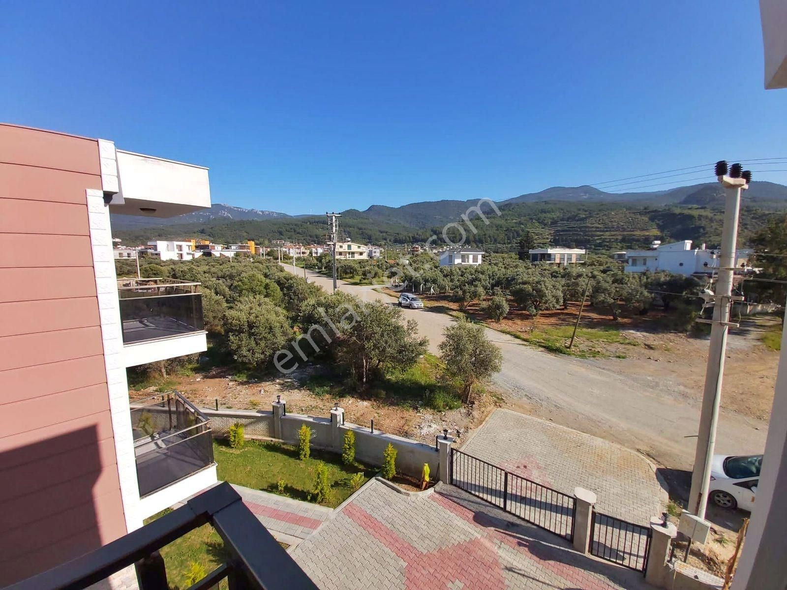 Kuşadası Davutlar Merkezde Geniş Havuzlu Satılık Villa
