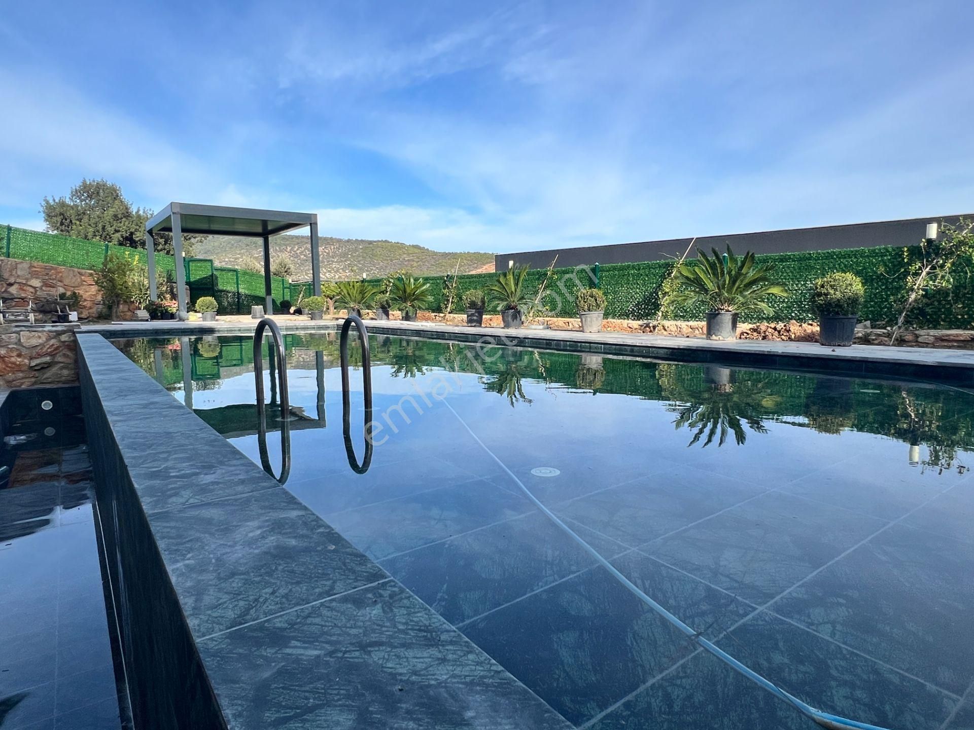 Bodrum Kızılağaç Güvenlikli Sitede Havuzlu Lüks 4+1 Villa - Görsel 2