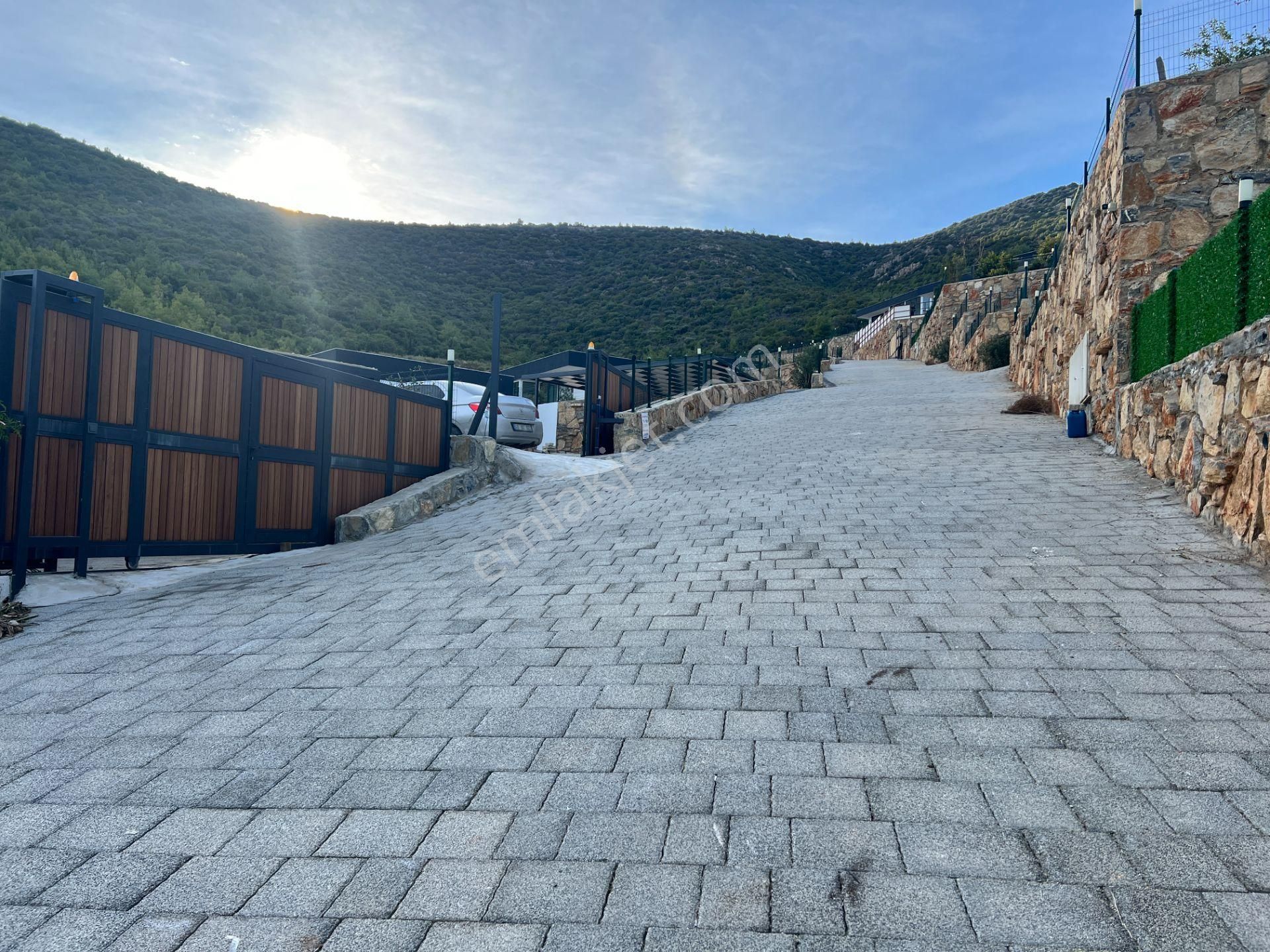 Bodrum Kızılağaç Güvenlikli Sitede Havuzlu Lüks 4+1 Villa - Görsel 30