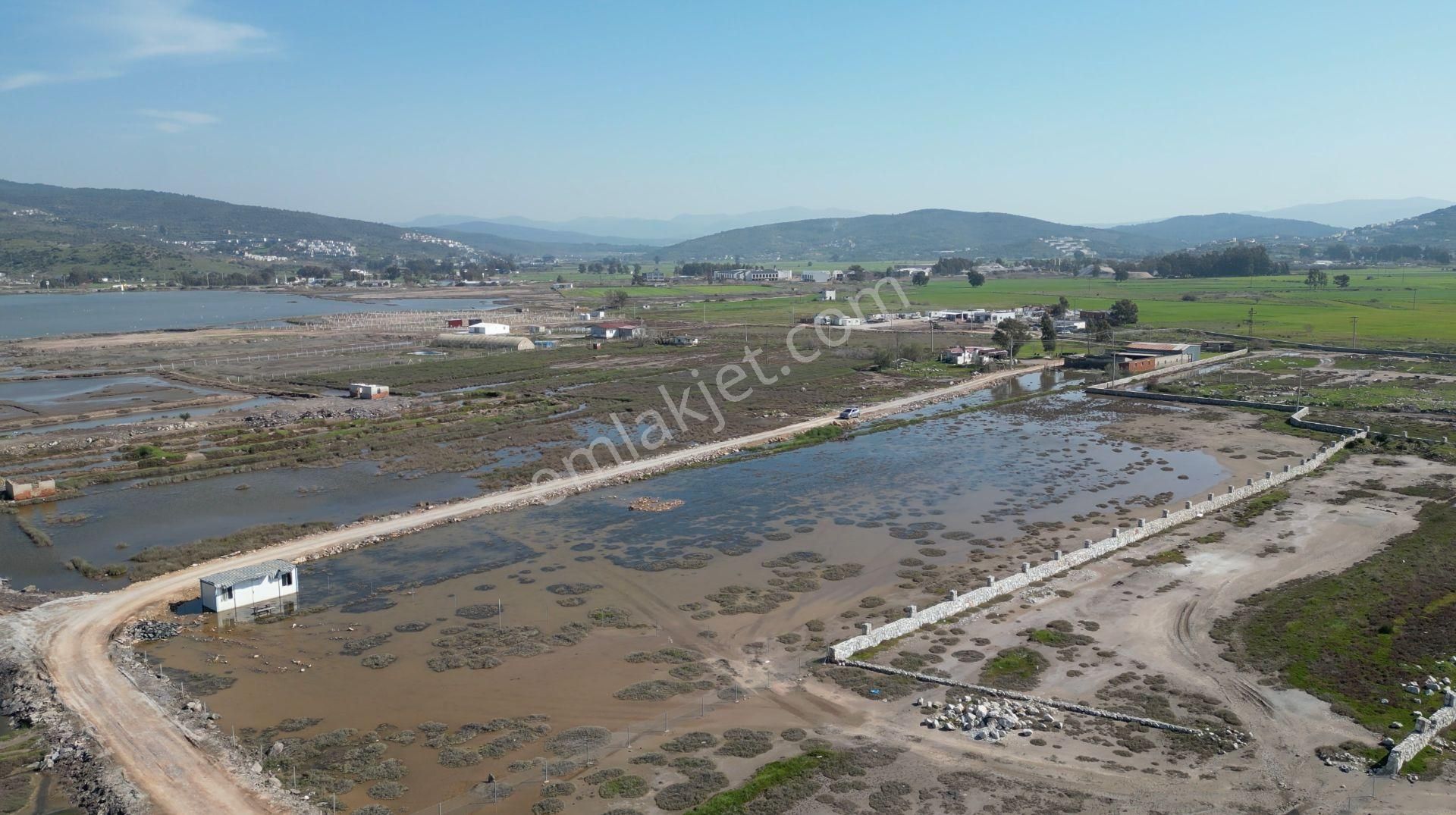 Milas Dörttepe'de Bodrum Milas Karayoluna 1km Mesafede 11 Dönüm Tarla - Görsel 15