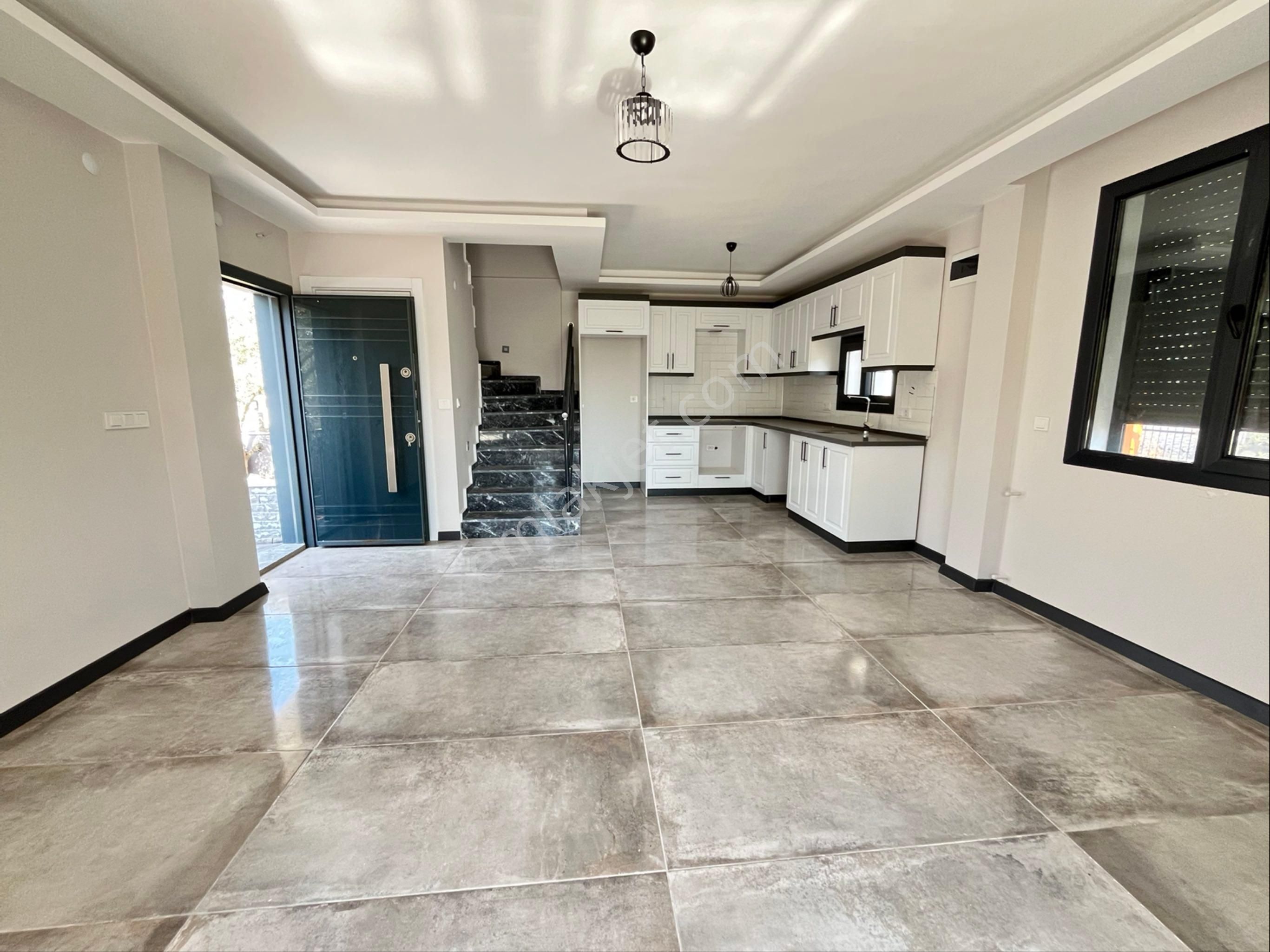 Seferihisar Doğanbey’de Satılık Müstakil Geniş Bahçeli Sıfır 3+ 1 Villa - Görsel 11