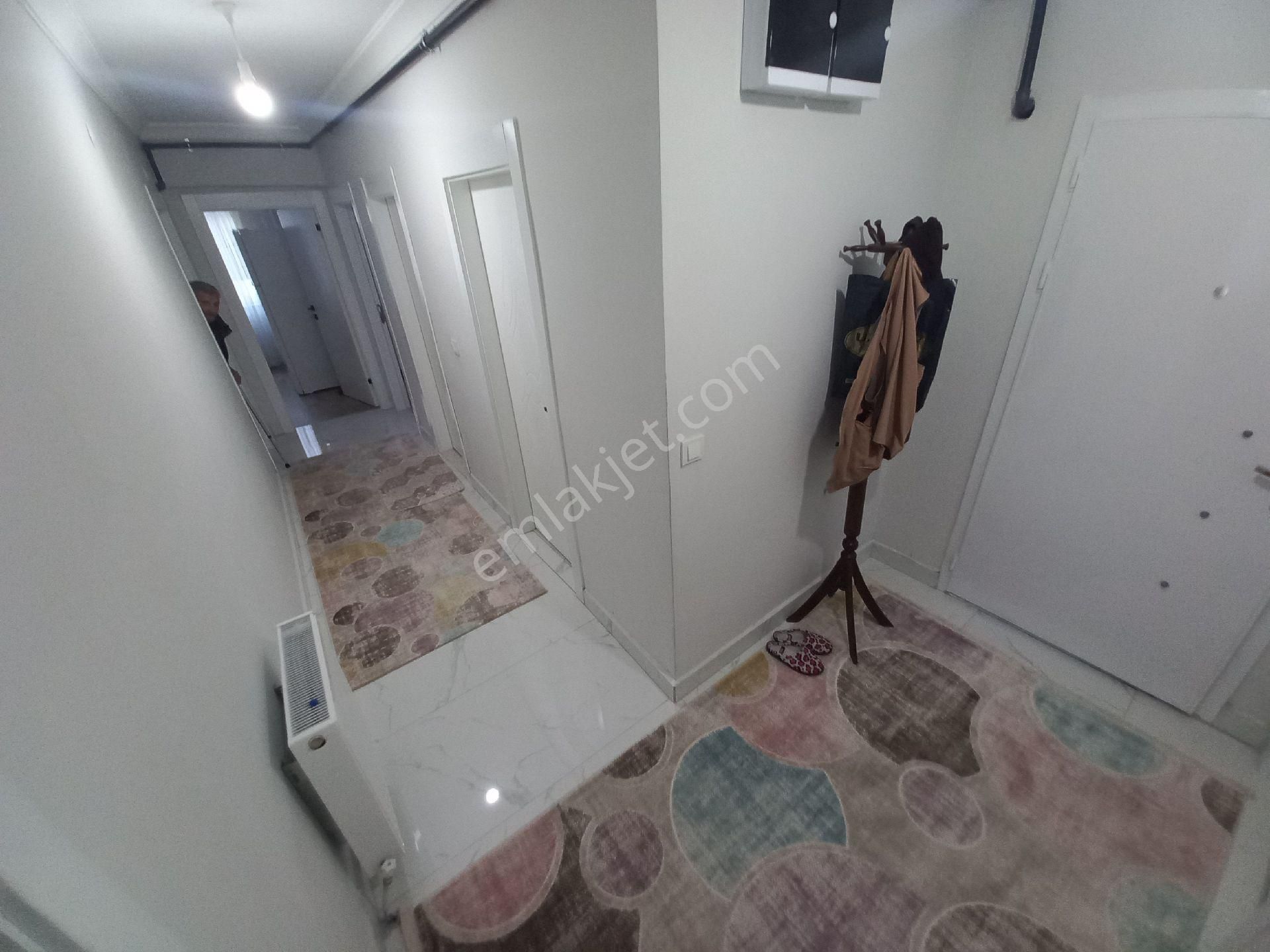 Ankara Sincan Yenikent Fevzi Çakmak Mahallesi Perşembe Pazarı Yanı 3+1 Giriş 110 M² - Görsel 4