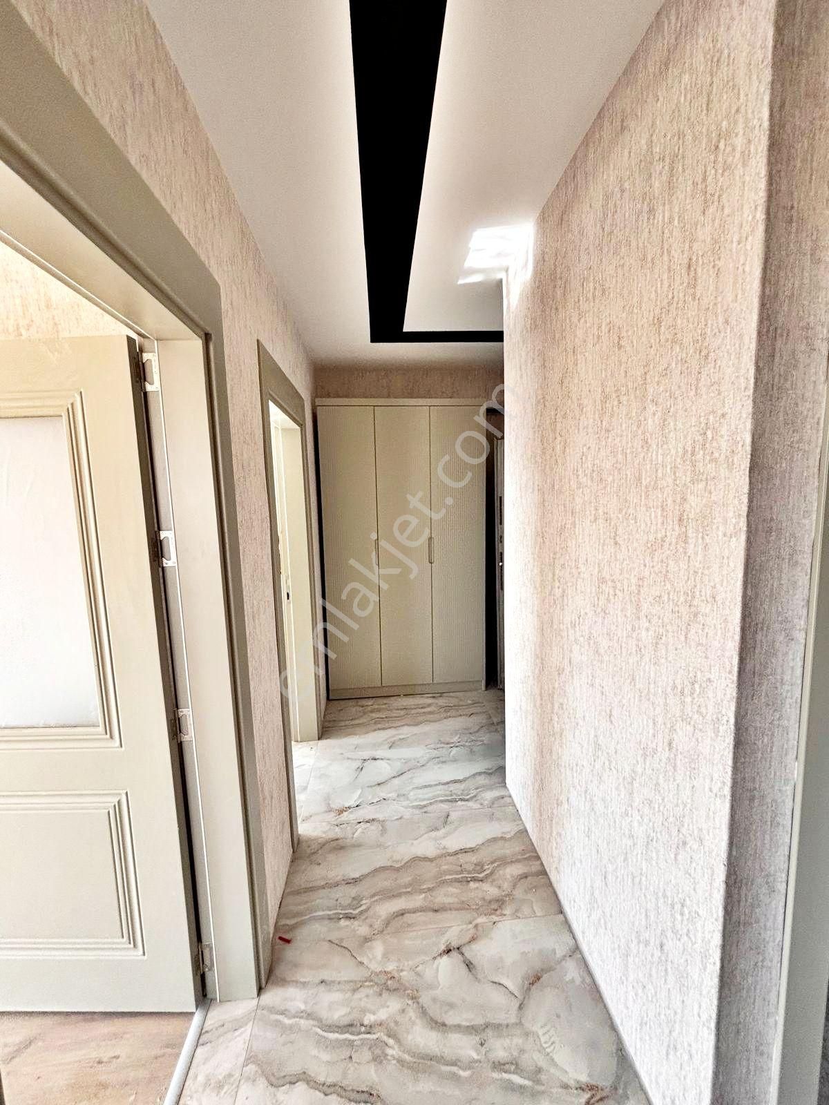 Alpaslan'da Yerden Isıtmalı Ebeveyn Banyolu Sıfır Ultralüx 2.5+1 - Görsel 14