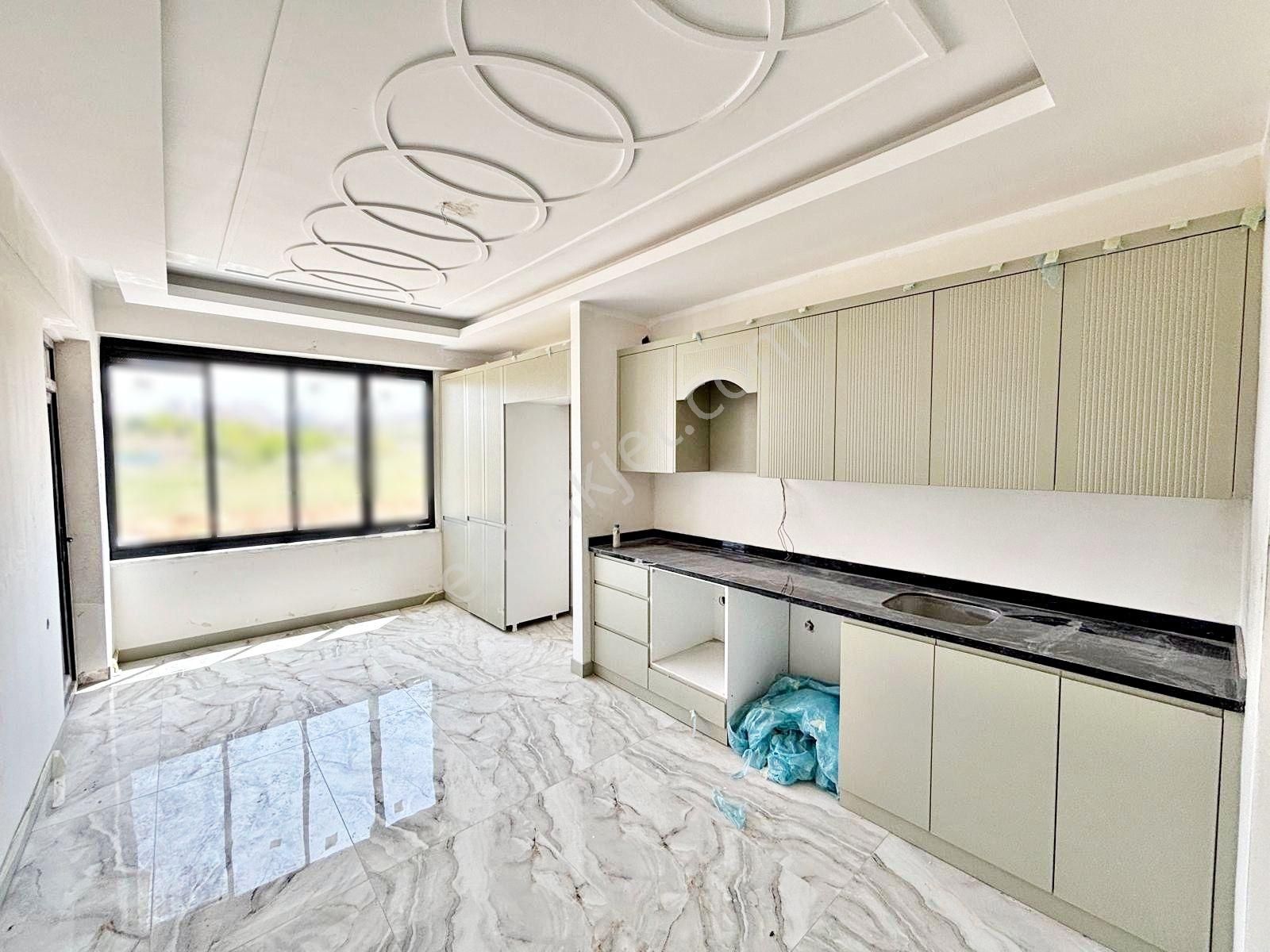 Alpaslan'da Yerden Isıtmalı Ebeveyn Banyolu Sıfır Ultralüx 2.5+1