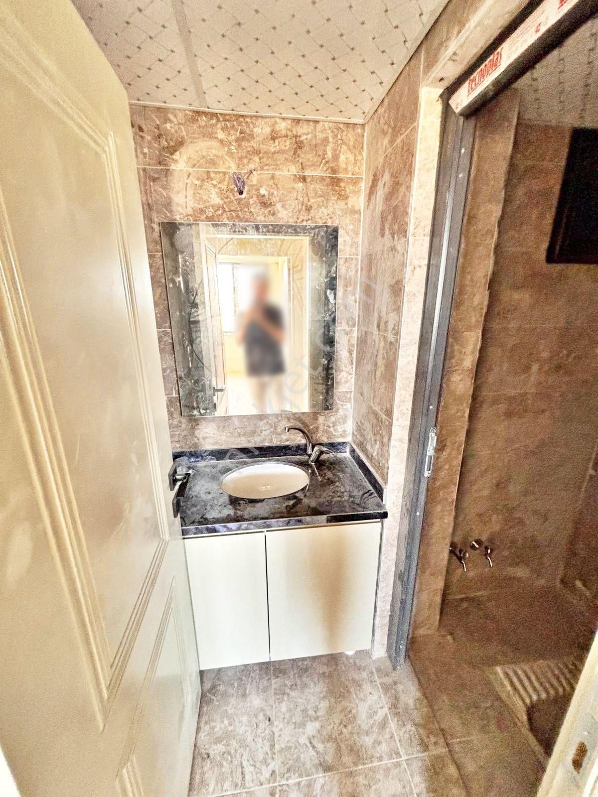 Alpaslan'da Yerden Isıtmalı Ebeveyn Banyolu Sıfır Ultralüx 2.5+1 - Görsel 16