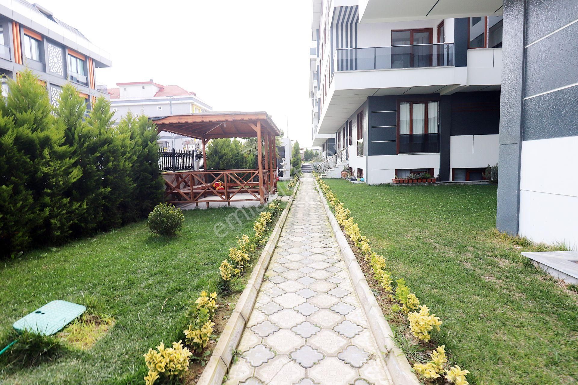 Beylikdüzü Kavaklıda Kiralık Daiire Site İçerisin De