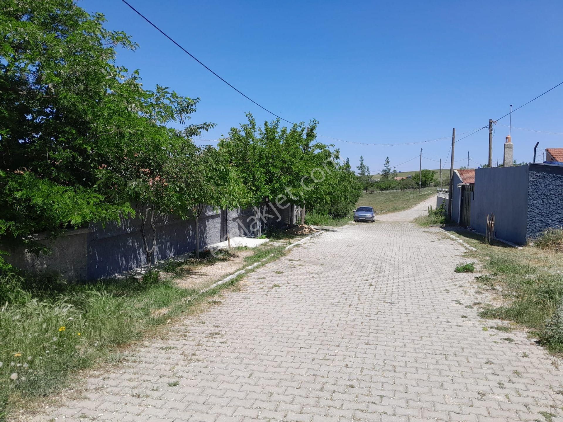 Boyut Global'den Sulukaraağaç Mh.2 Katlı Bina Bahçeli - Görsel 29