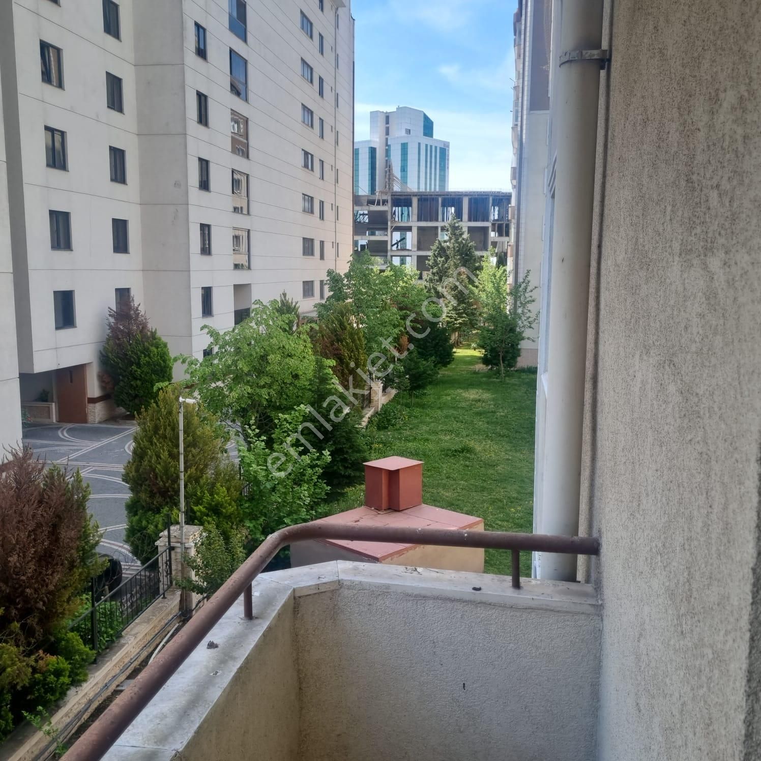 Çağdaş Kent Sitesinde Kiralık 3+1 Kombili Daire