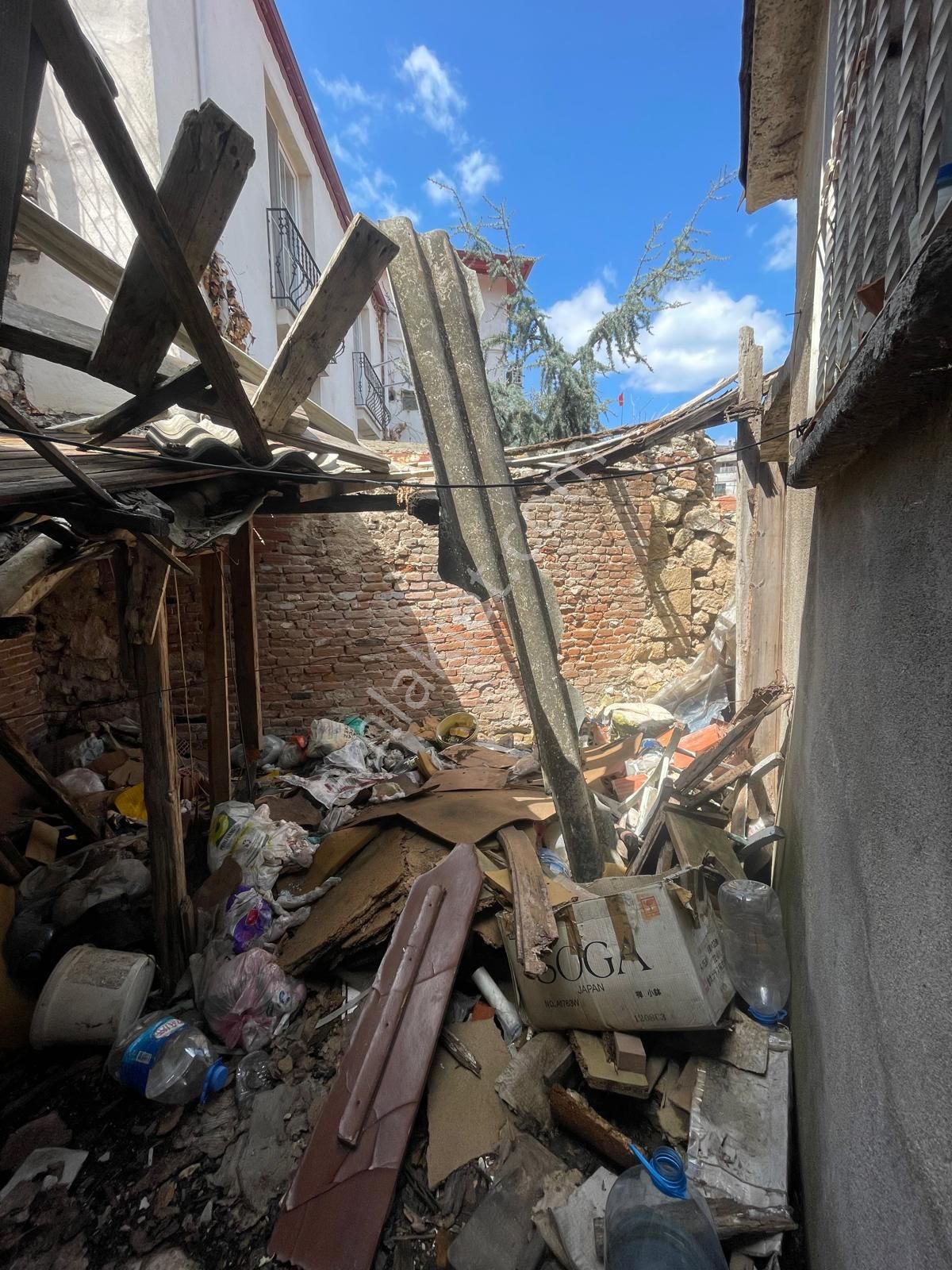 Premar Ayvada'dan Ayvalık Merkez'de 3+1 Avlulu 2 Katlı Taş Ev - Görsel 35