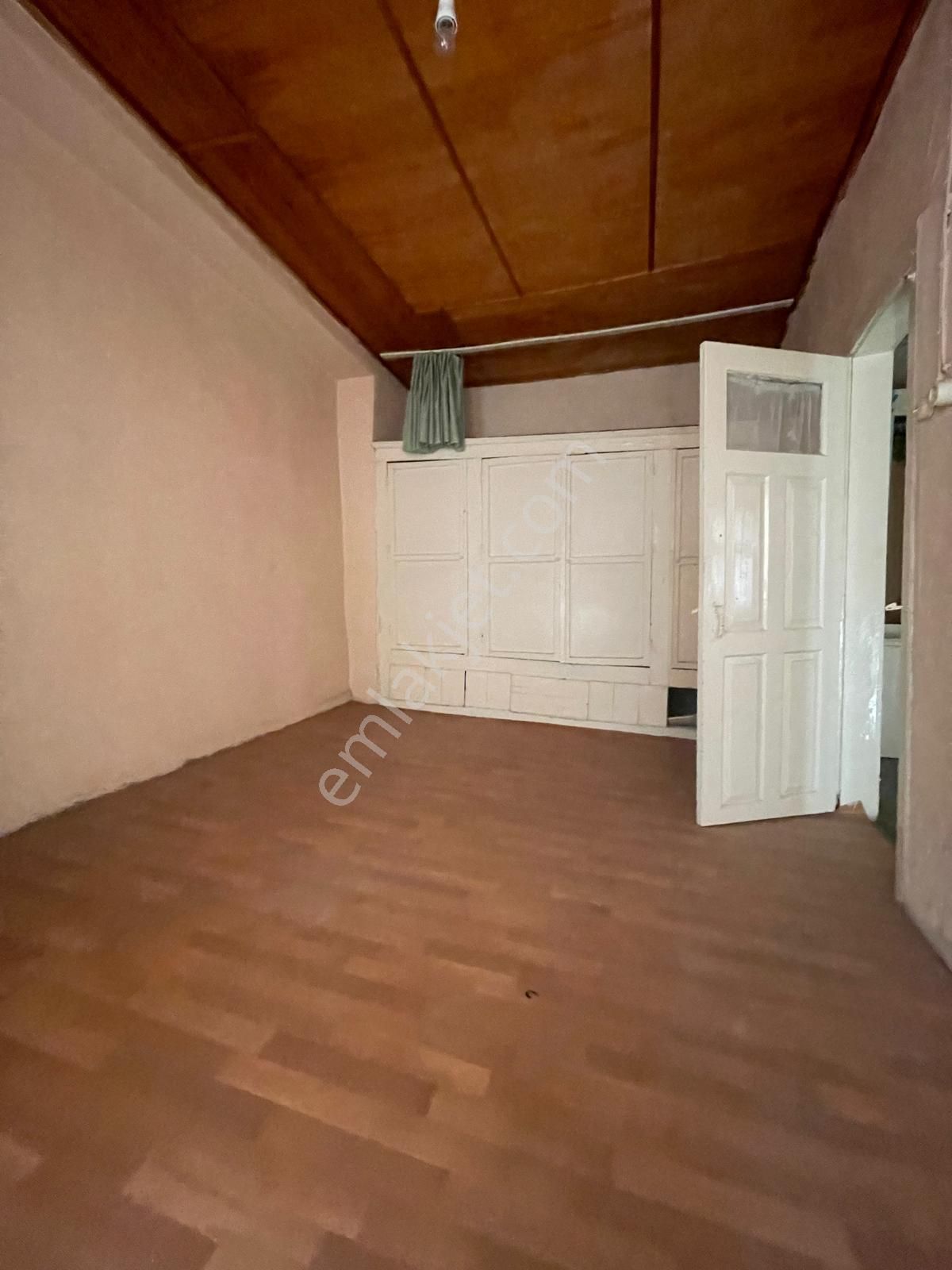 Premar Ayvada'dan Ayvalık Merkez'de 3+1 Avlulu 2 Katlı Taş Ev - Görsel 26