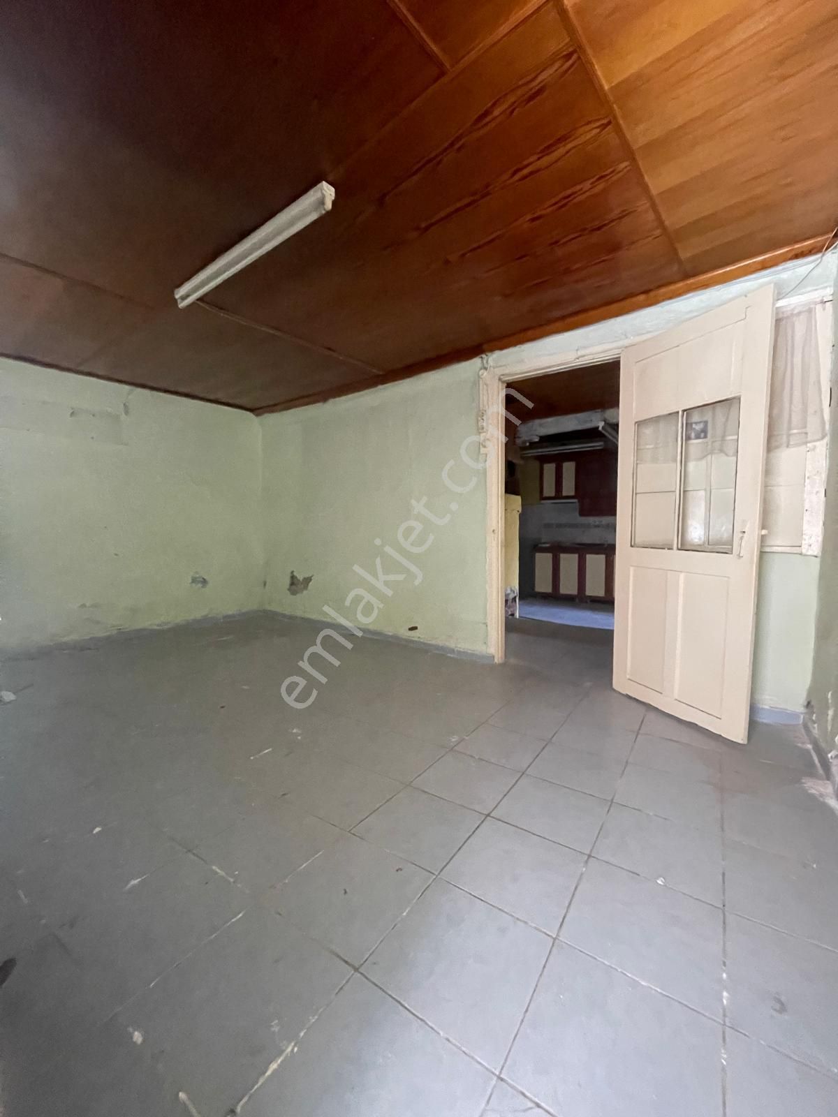 Premar Ayvada'dan Ayvalık Merkez'de 3+1 Avlulu 2 Katlı Taş Ev - Görsel 10