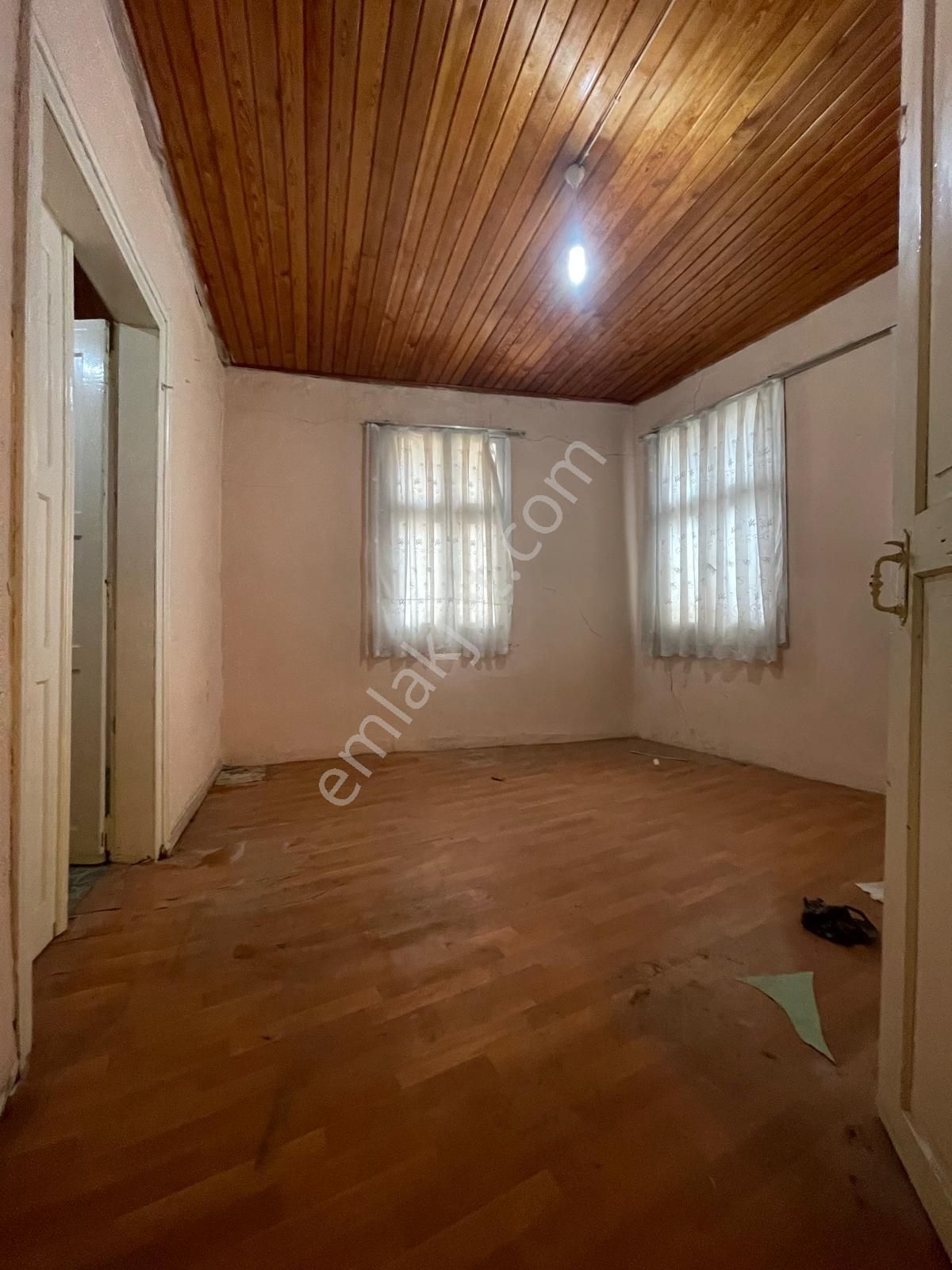 Premar Ayvada'dan Ayvalık Merkez'de 3+1 Avlulu 2 Katlı Taş Ev - Görsel 31