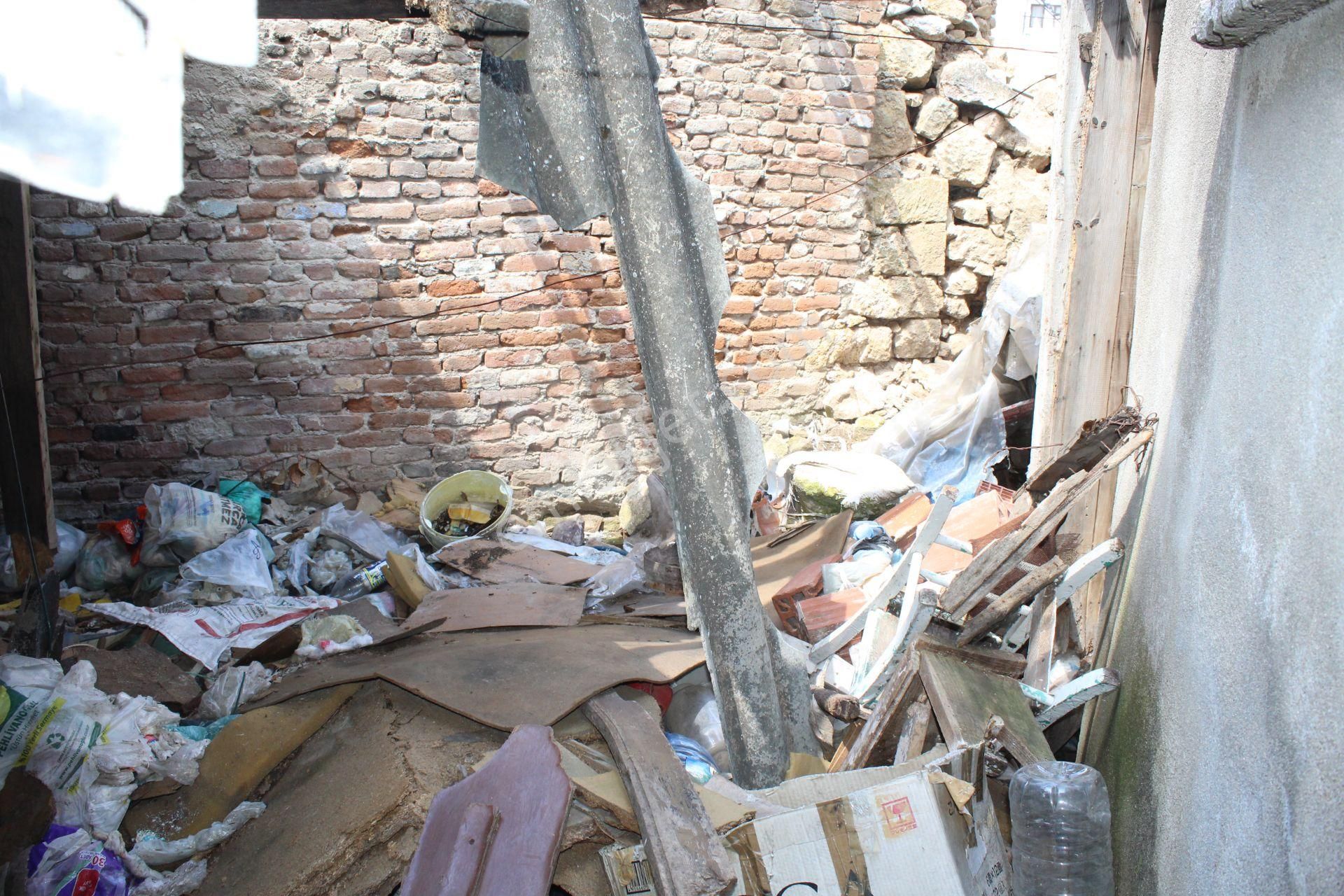 Premar Ayvada'dan Ayvalık Merkez'de 3+1 Avlulu 2 Katlı Taş Ev - Görsel 18