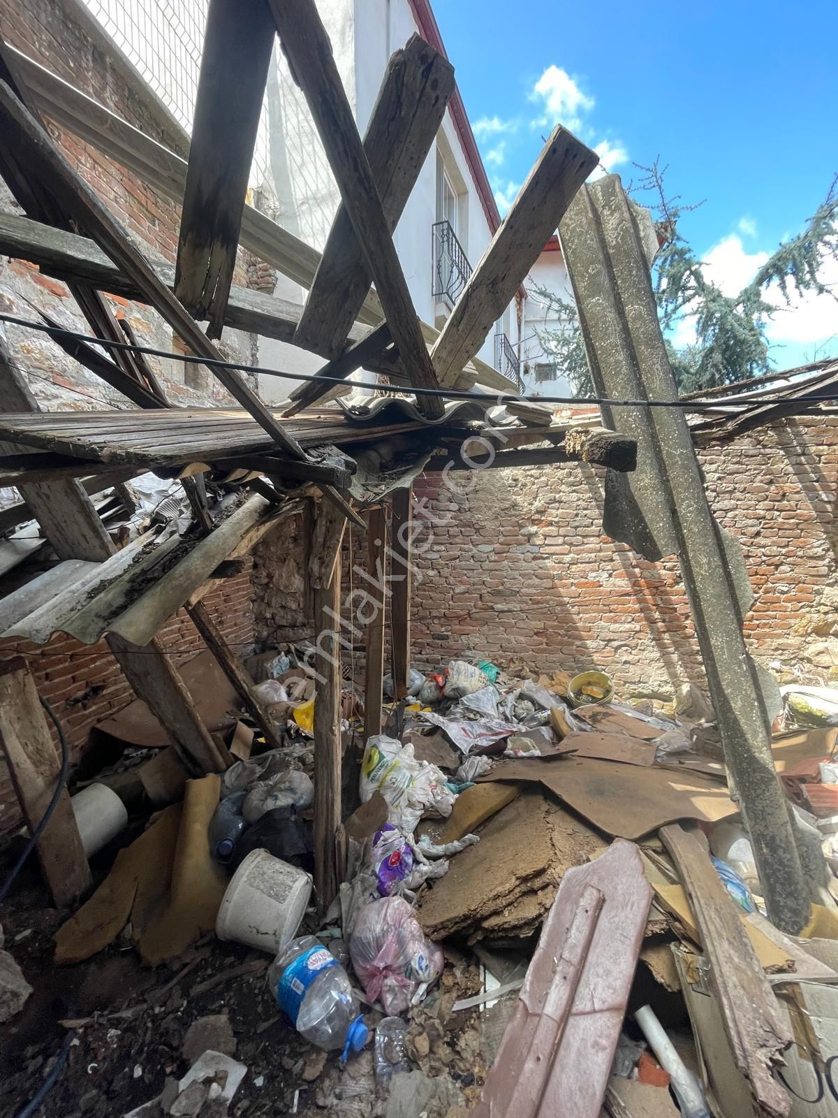 Premar Ayvada'dan Ayvalık Merkez'de 3+1 Avlulu 2 Katlı Taş Ev - Görsel 19