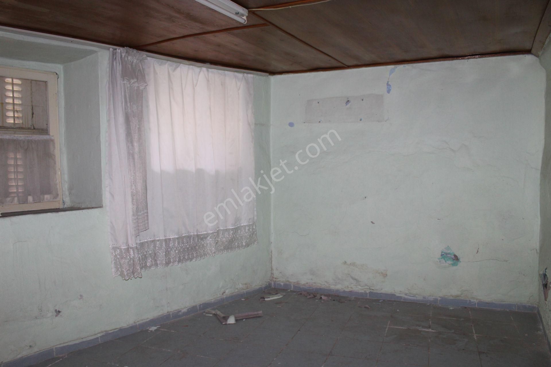 Premar Ayvada'dan Ayvalık Merkez'de 3+1 Avlulu 2 Katlı Taş Ev - Görsel 7