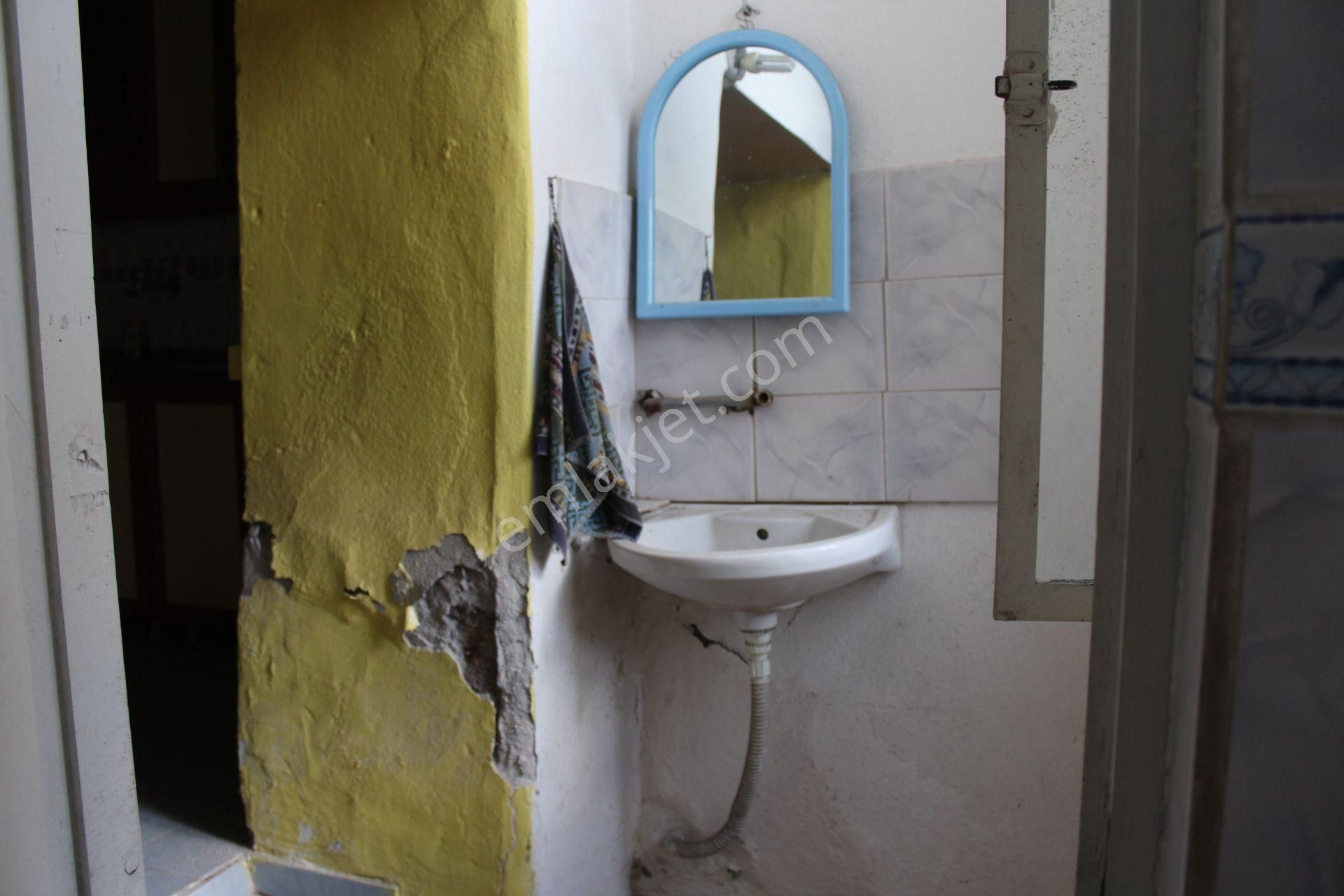 Premar Ayvada'dan Ayvalık Merkez'de 3+1 Avlulu 2 Katlı Taş Ev - Görsel 15