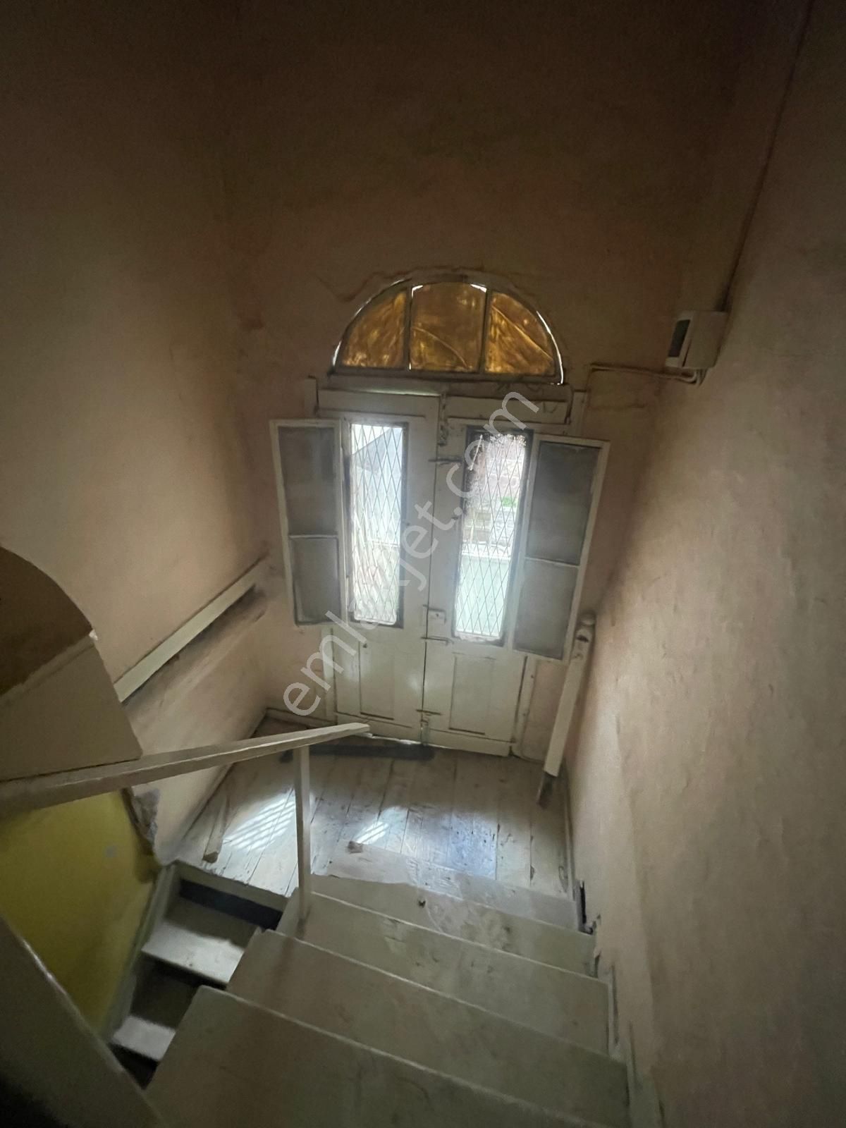 Premar Ayvada'dan Ayvalık Merkez'de 3+1 Avlulu 2 Katlı Taş Ev - Görsel 22