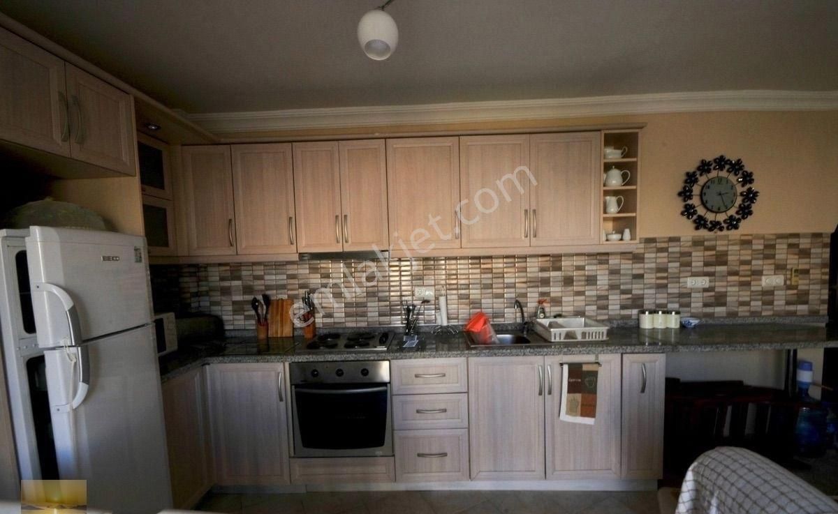 Özel Plajlı Sitede Bakımlı Lüks 2 Banyolu Daire Dekorlu Ön Blokta Acil - Görsel 17