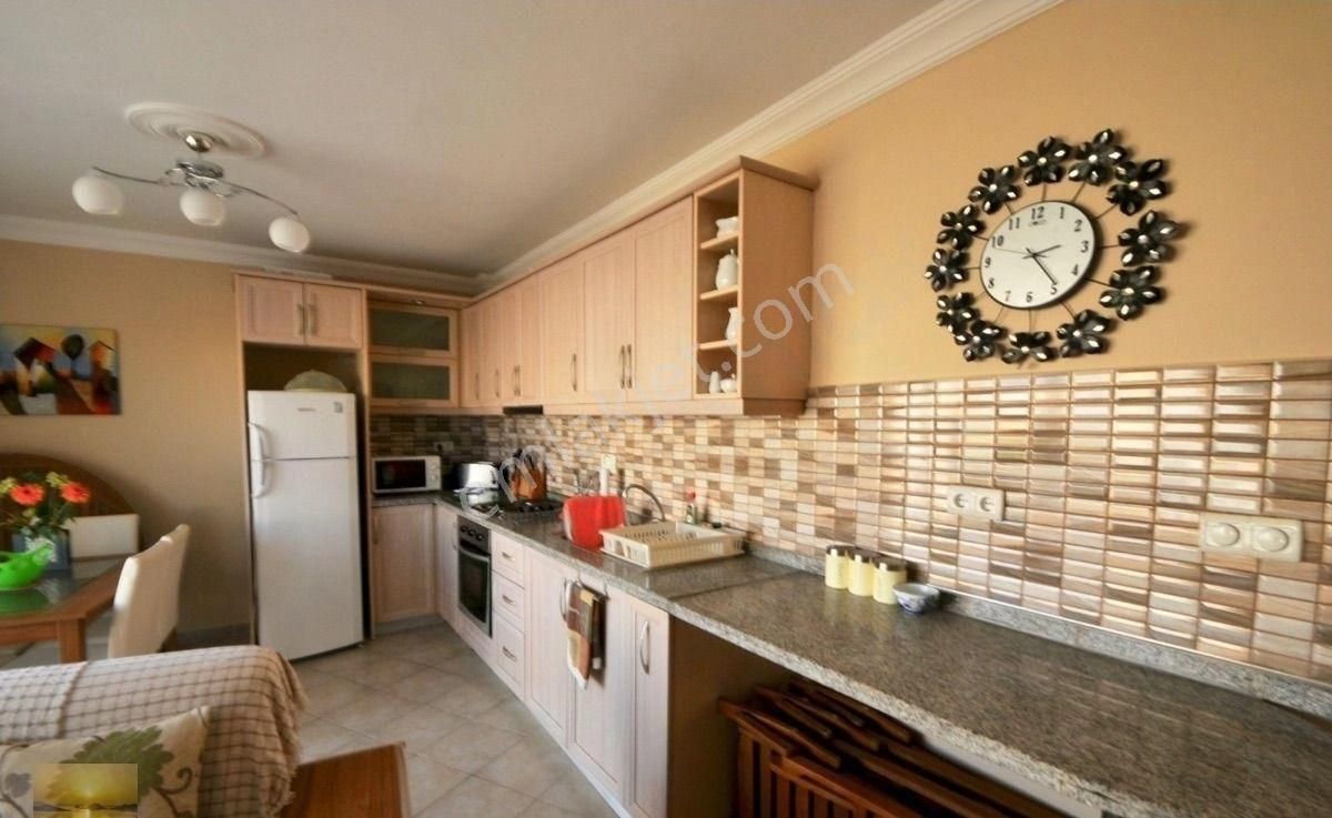 Özel Plajlı Sitede Bakımlı Lüks 2 Banyolu Daire Dekorlu Ön Blokta Acil - Görsel 18