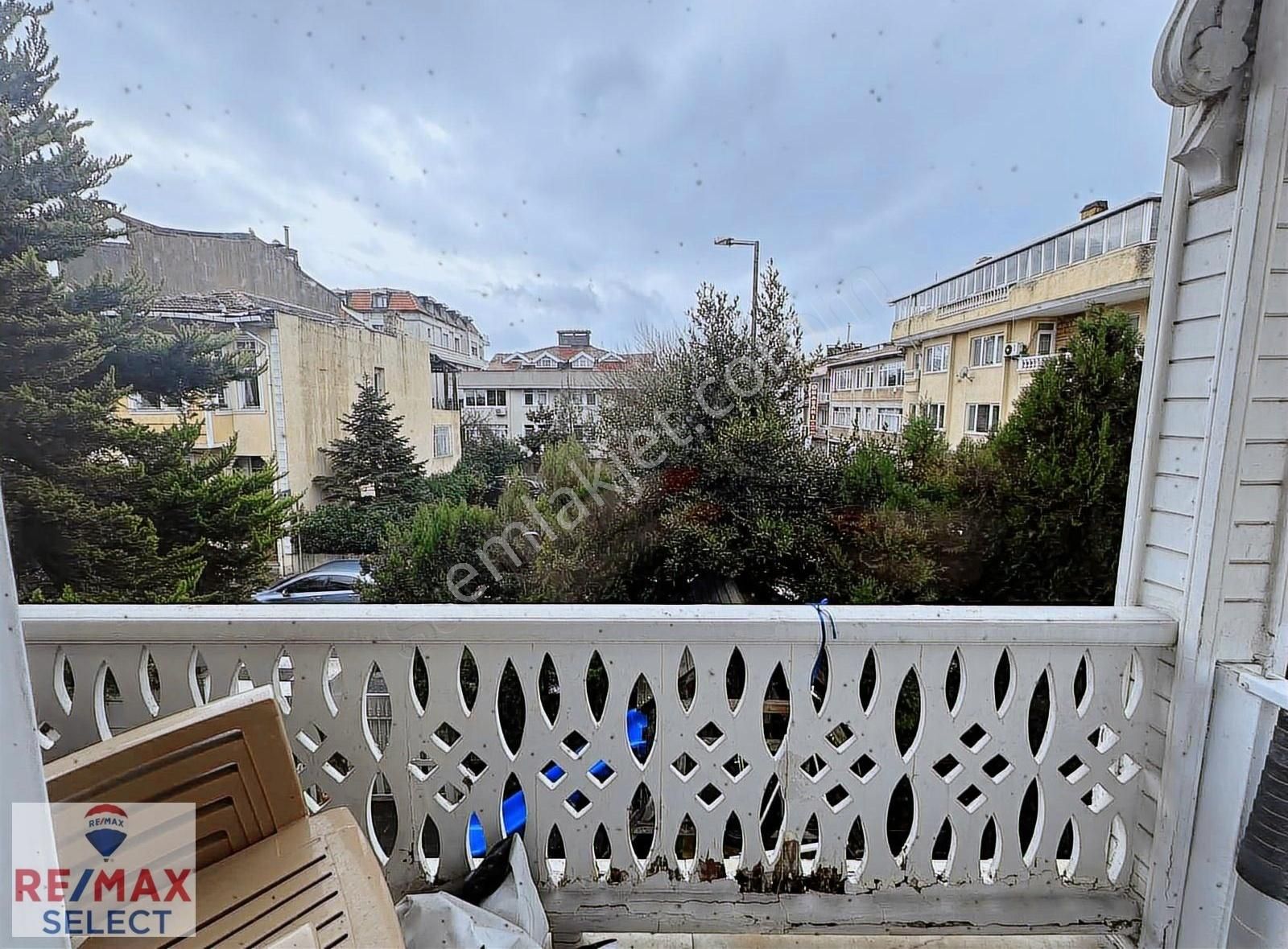 Yeşilköy'de Betonarme Yapıda Satılık Köşe Konumlu Köşk - Görsel 10