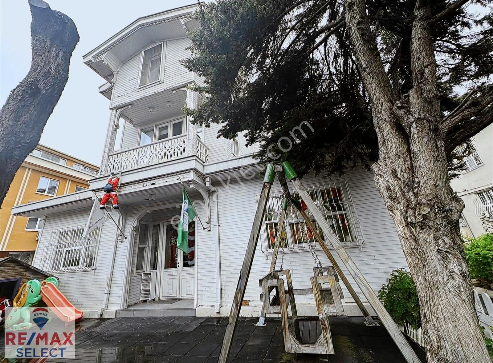 Yeşilköy'de Betonarme Yapıda Satılık Köşe Konumlu Köşk - Görsel 12